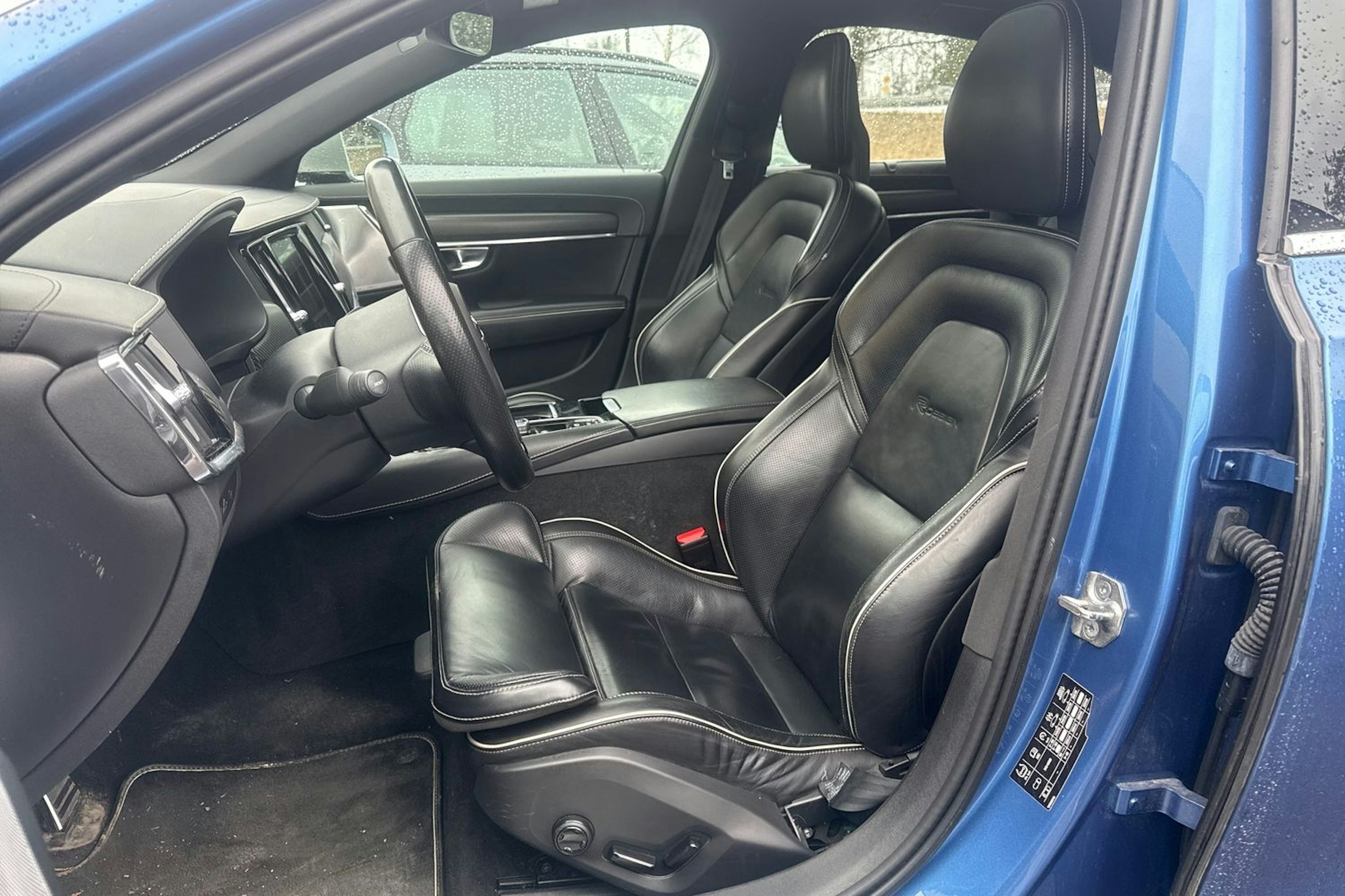 sininen Volvo S90 2017 kuva 4.