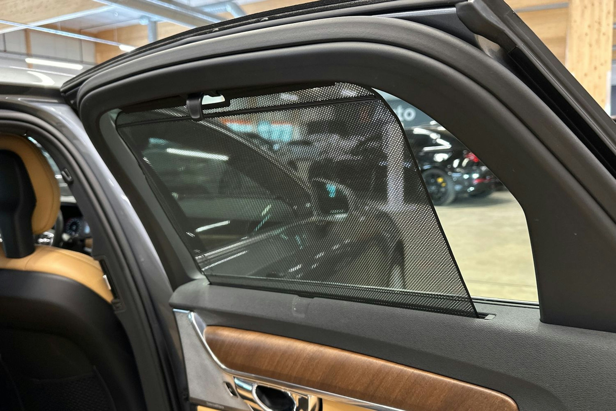 harmaa Volvo S90 2017 kuva 16.