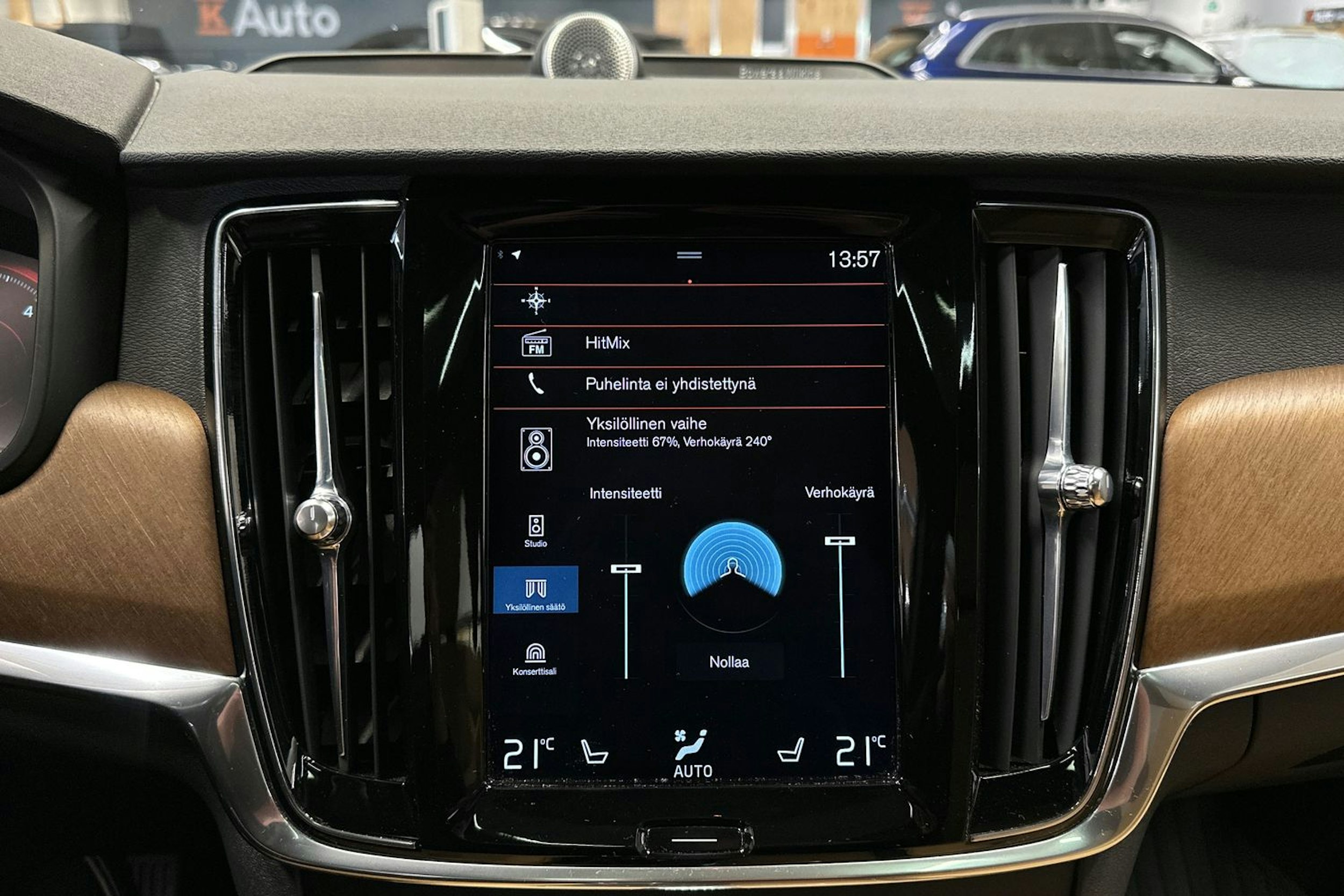 harmaa Volvo S90 2017 kuva 22.