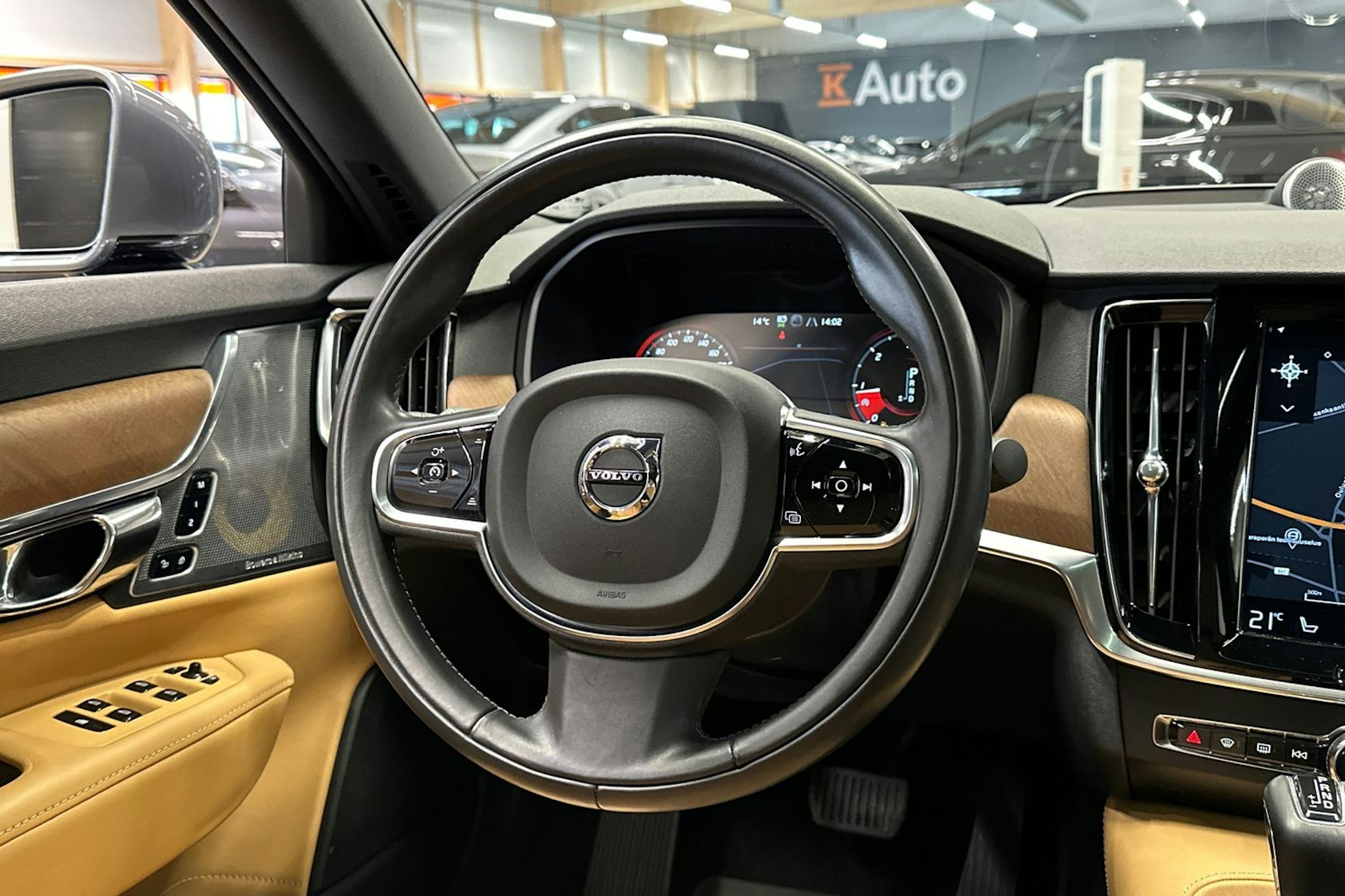 harmaa Volvo S90 2017 kuva 31.