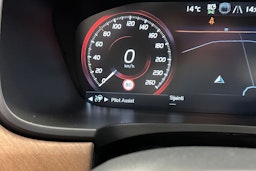 harmaa Volvo S90 2017 kuva 33.