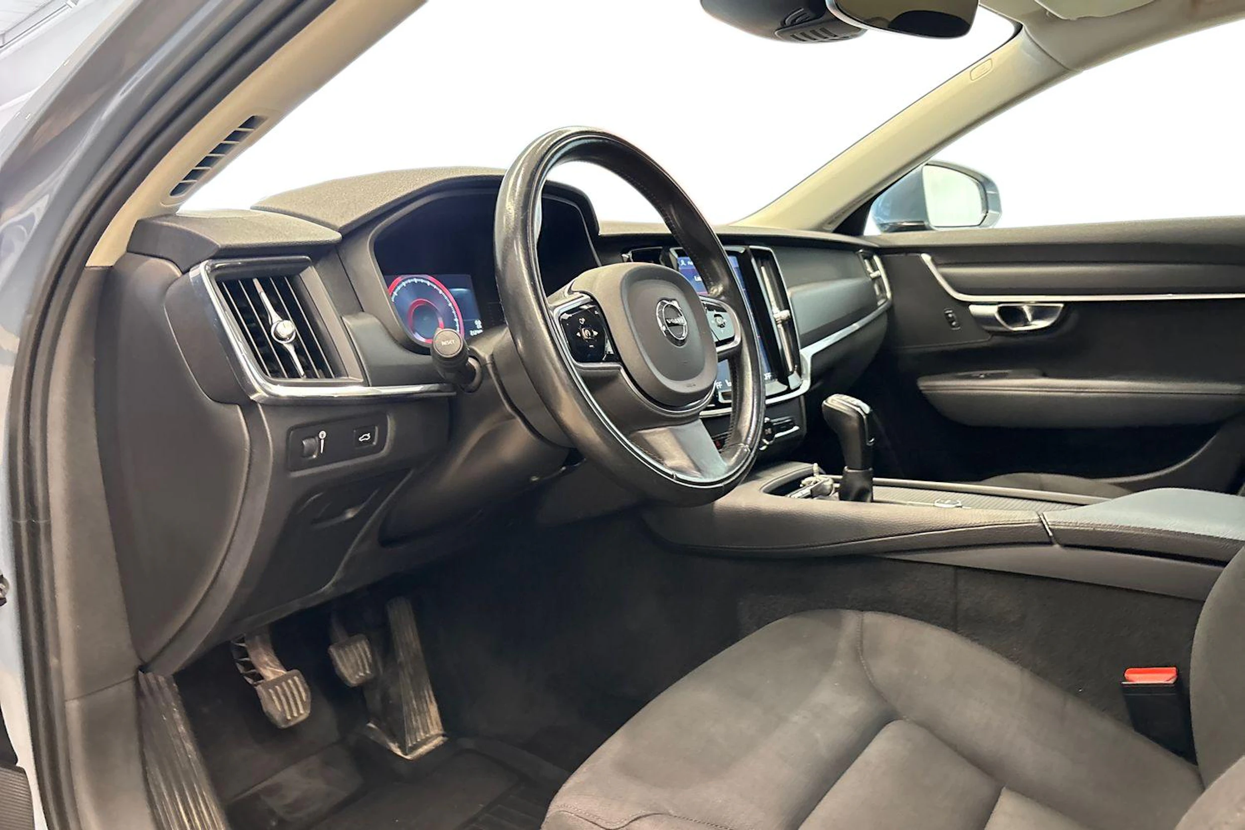 Sininen Volvo S90 2017 kuva 8.