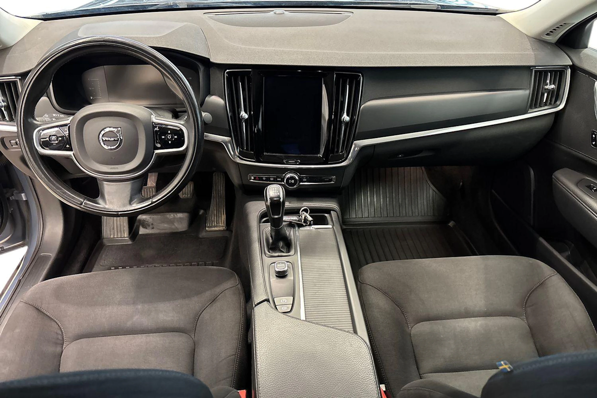 Sininen Volvo S90 2017 kuva 9.