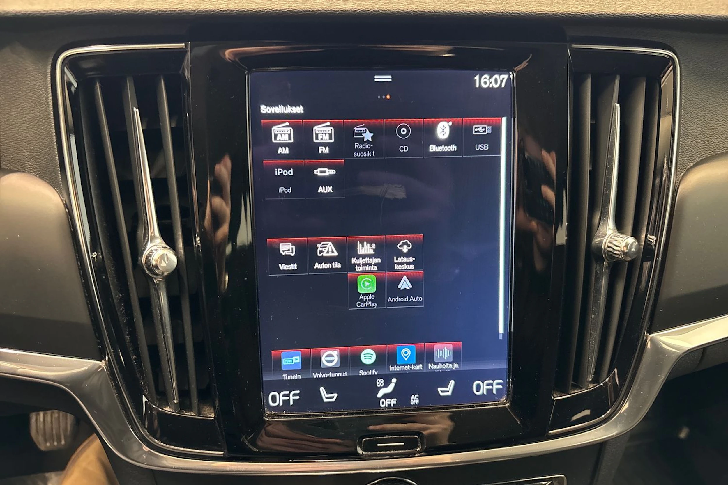 Sininen Volvo S90 2017 kuva 24.