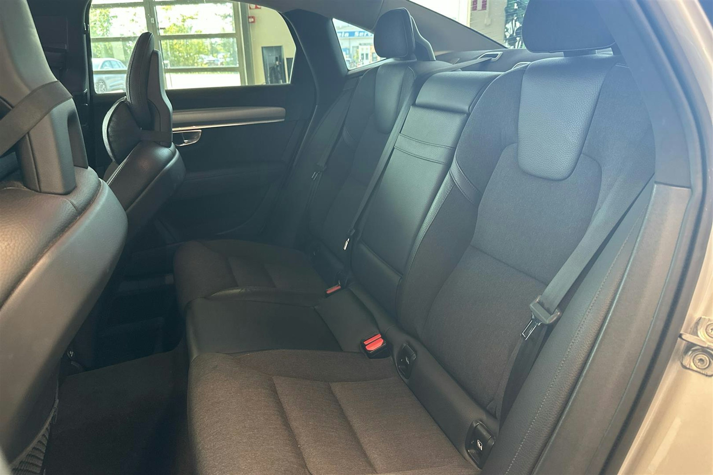 hopea Volvo S90 2017 kuva 8.