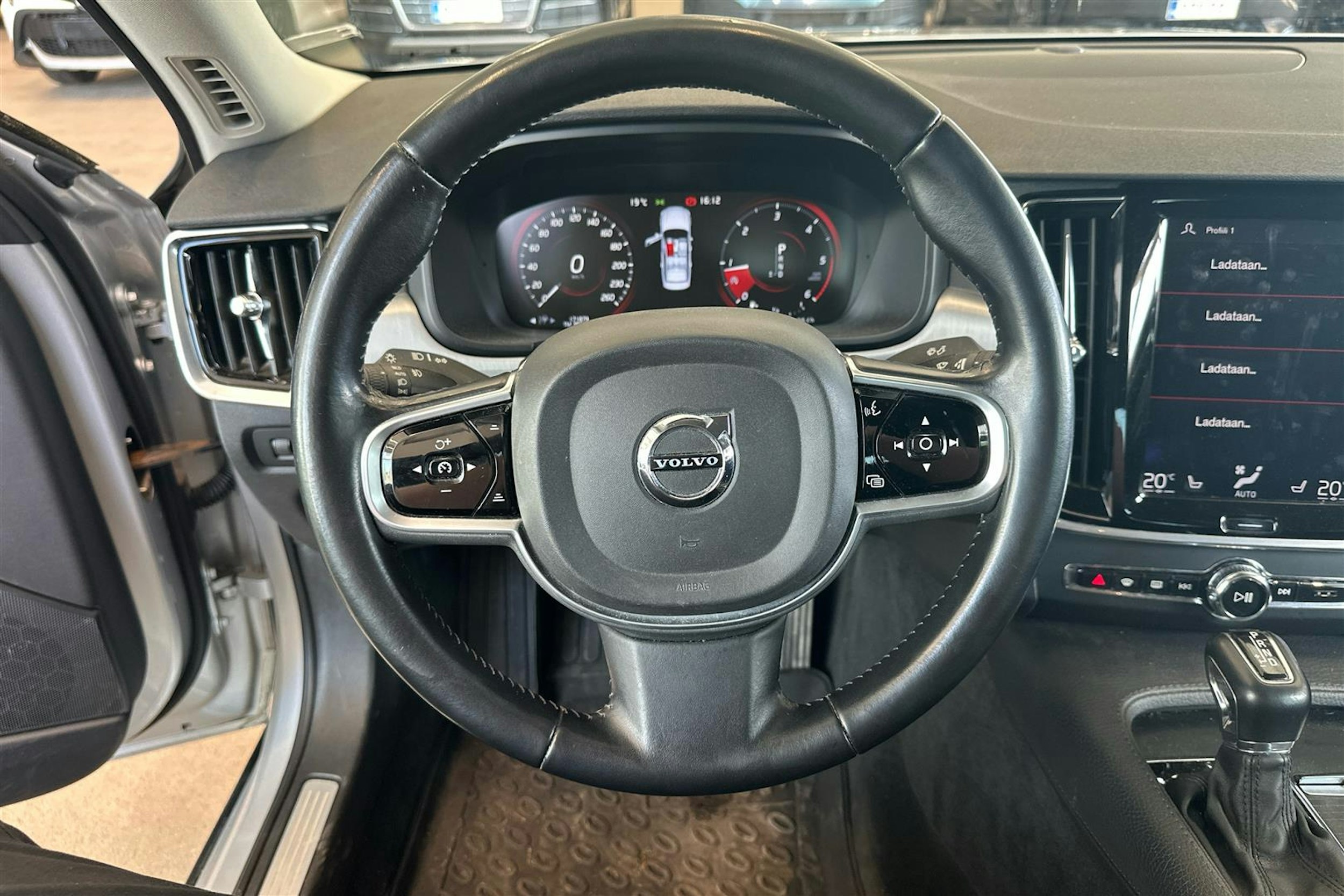 hopea Volvo S90 2017 kuva 11.