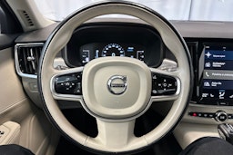 sininen Volvo S90 2017 kuva 21.