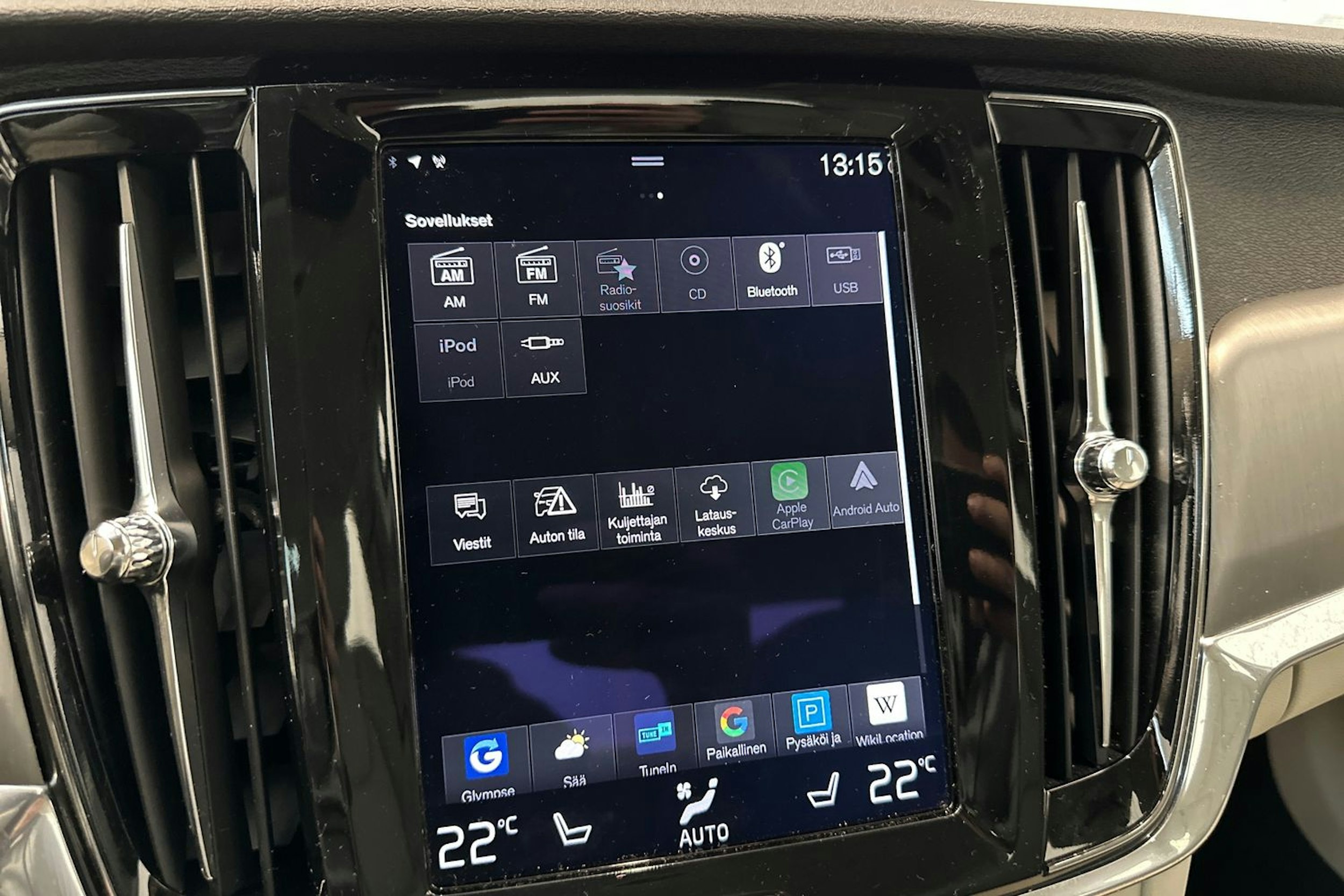 sininen Volvo S90 2017 kuva 29.