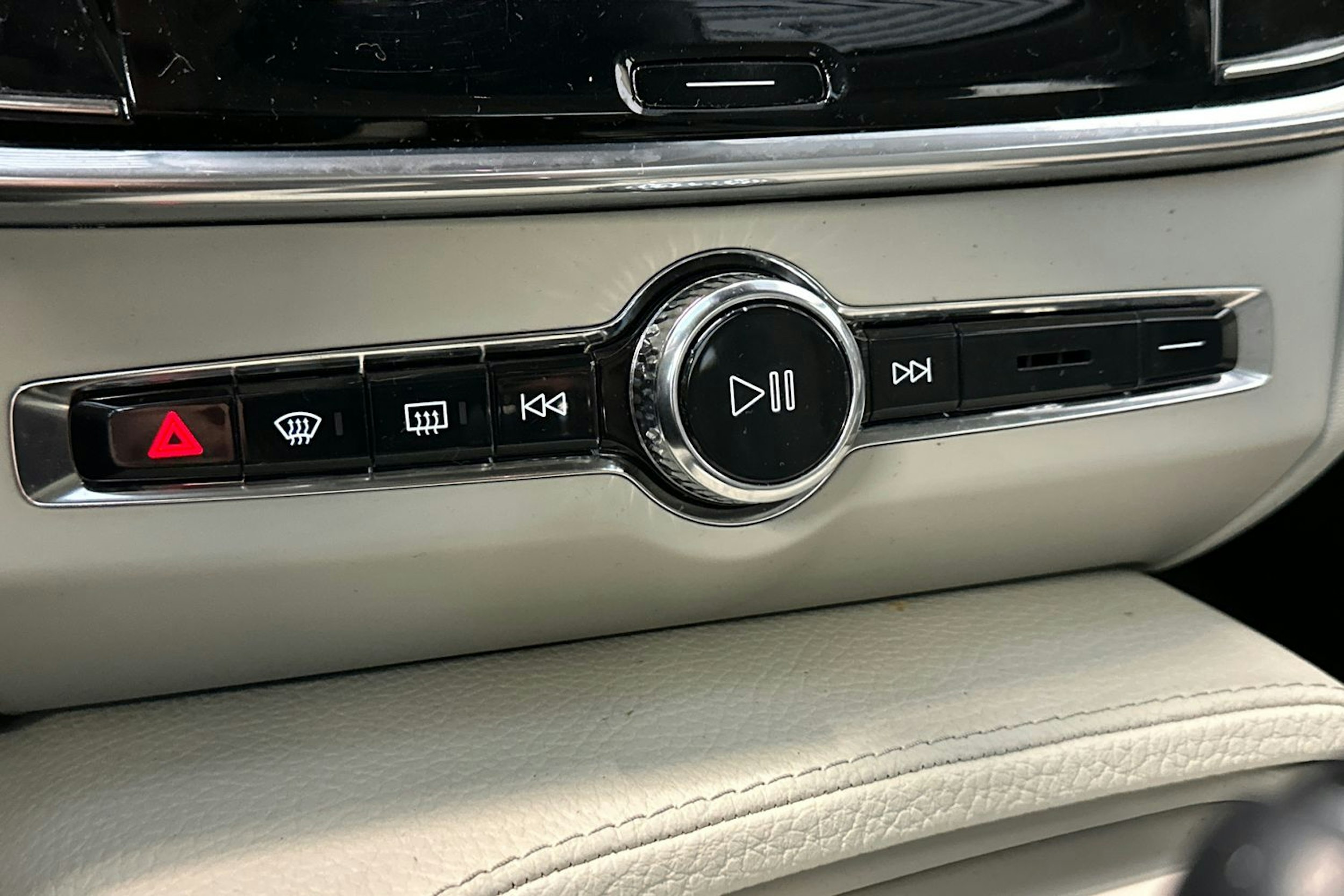 sininen Volvo S90 2017 kuva 30.