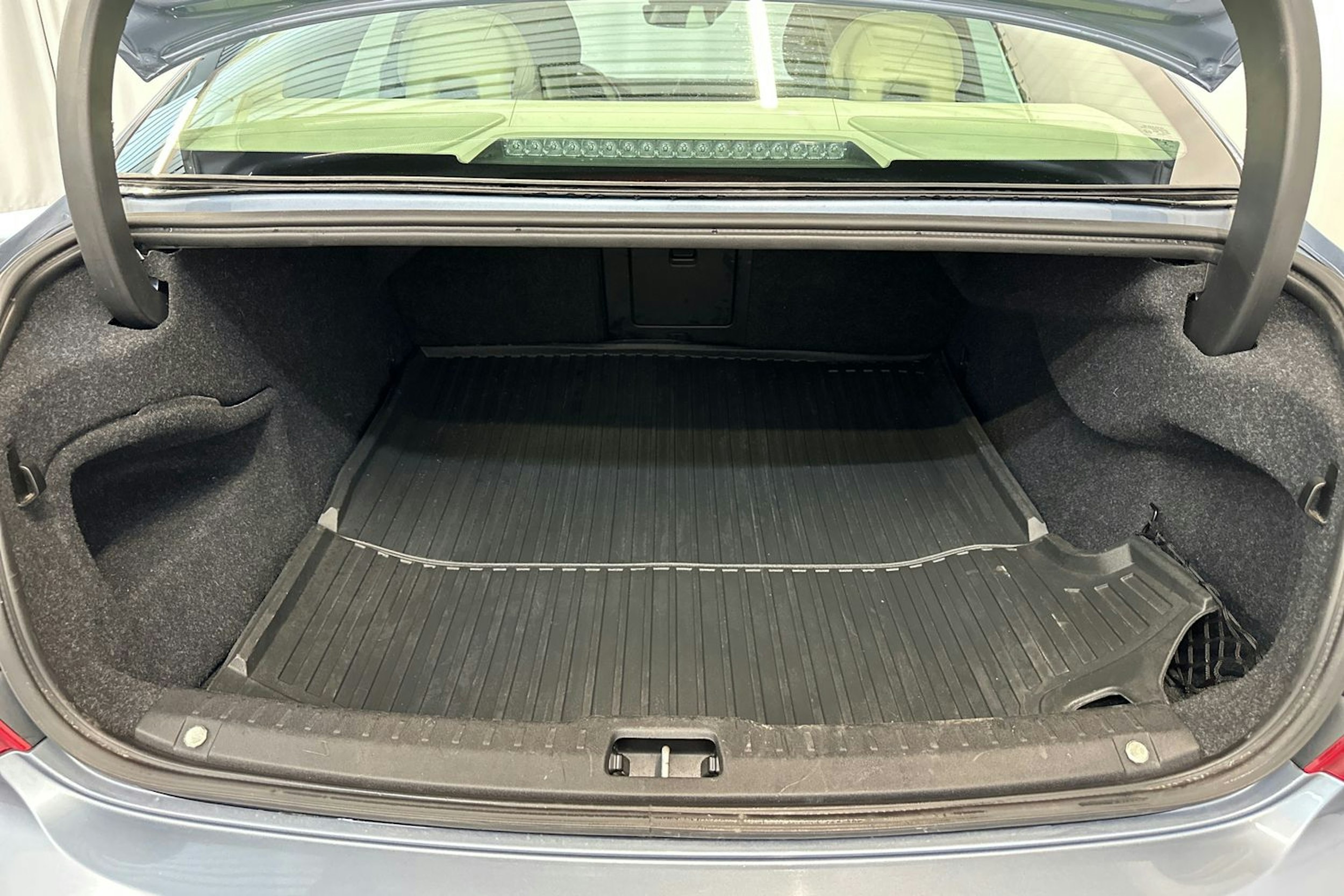 sininen Volvo S90 2017 kuva 33.