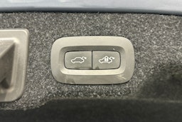 sininen Volvo S90 2017 kuva 34.