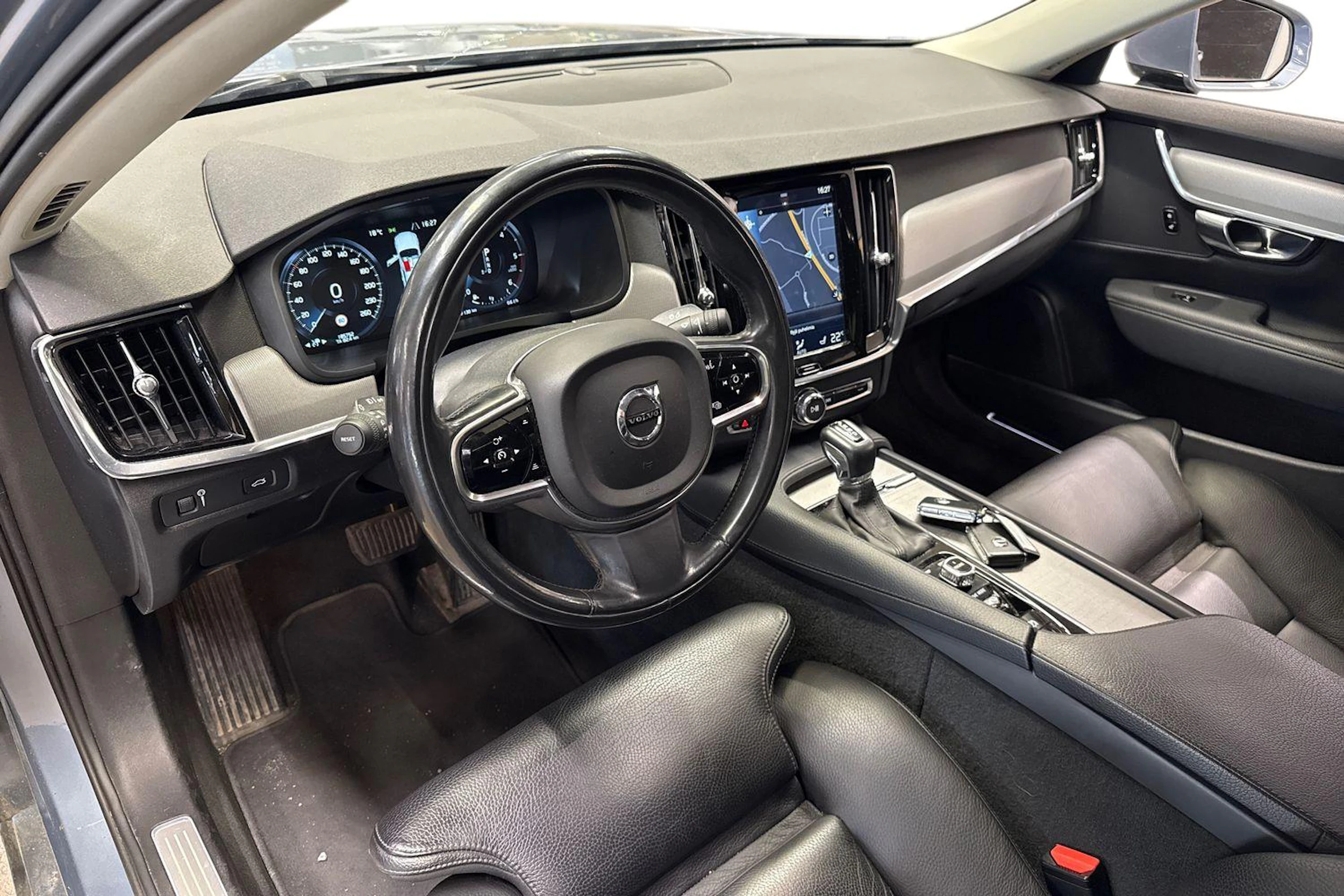 sininen Volvo S90 2017 kuva 3.