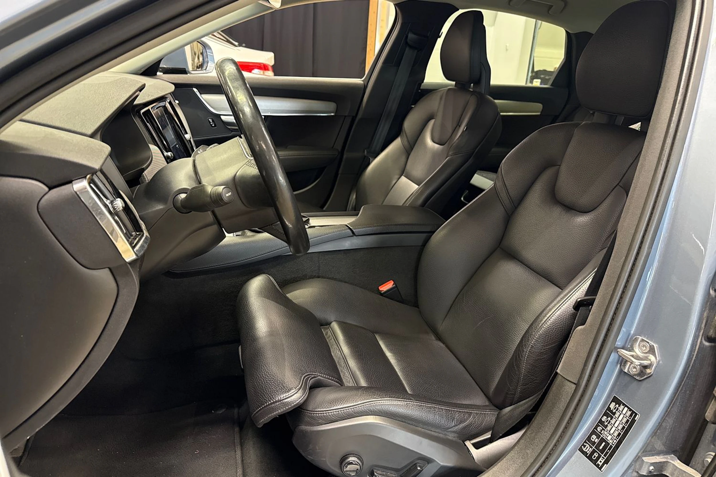 sininen Volvo S90 2017 kuva 4.