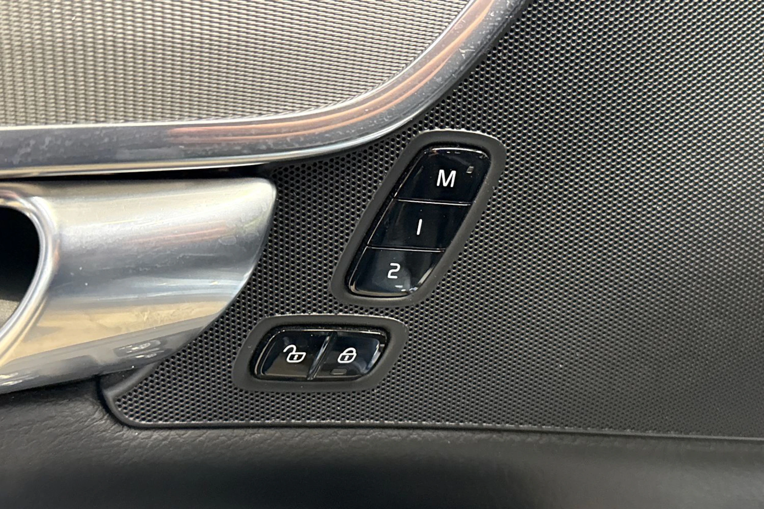 sininen Volvo S90 2017 kuva 5.