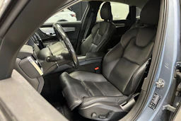 sininen Volvo S90 2017 kuva 16.