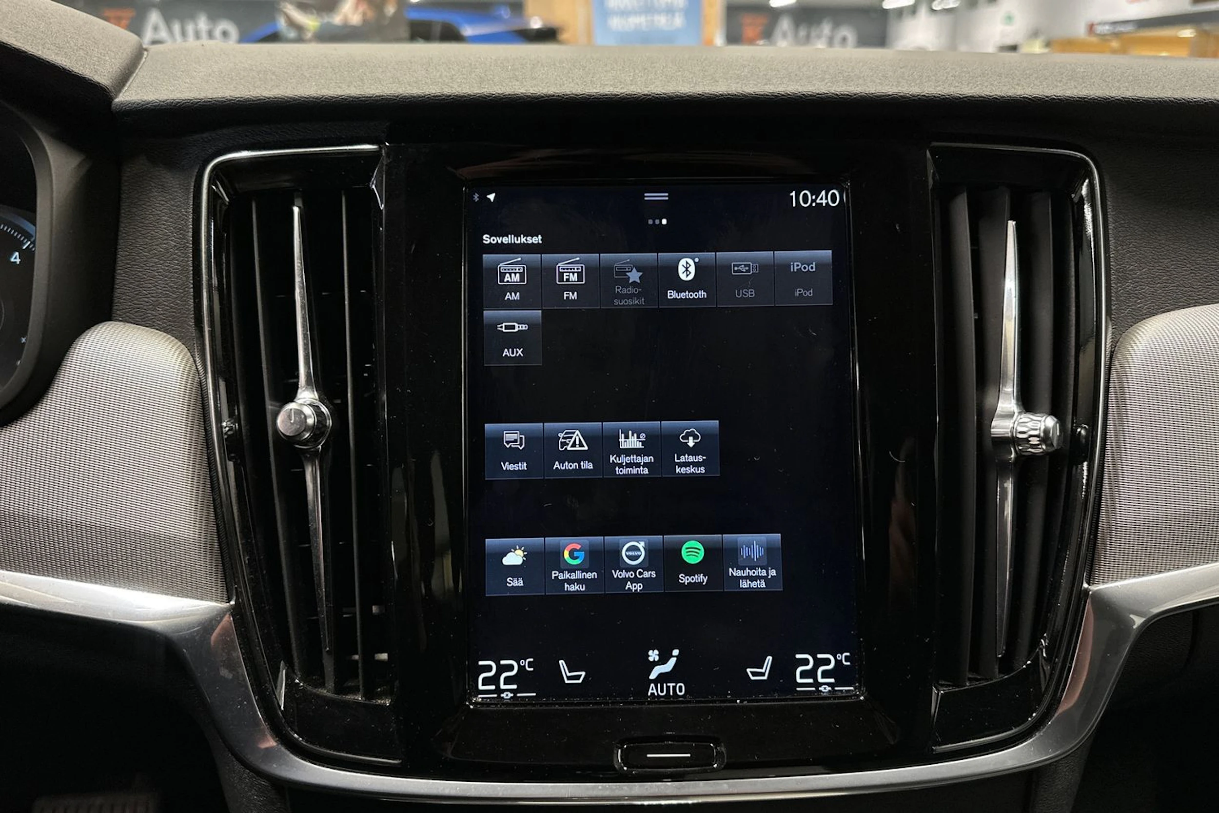 sininen Volvo S90 2017 kuva 19.