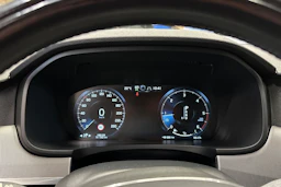sininen Volvo S90 2017 kuva 21.