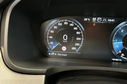 sininen Volvo S90 2017 kuva 22.