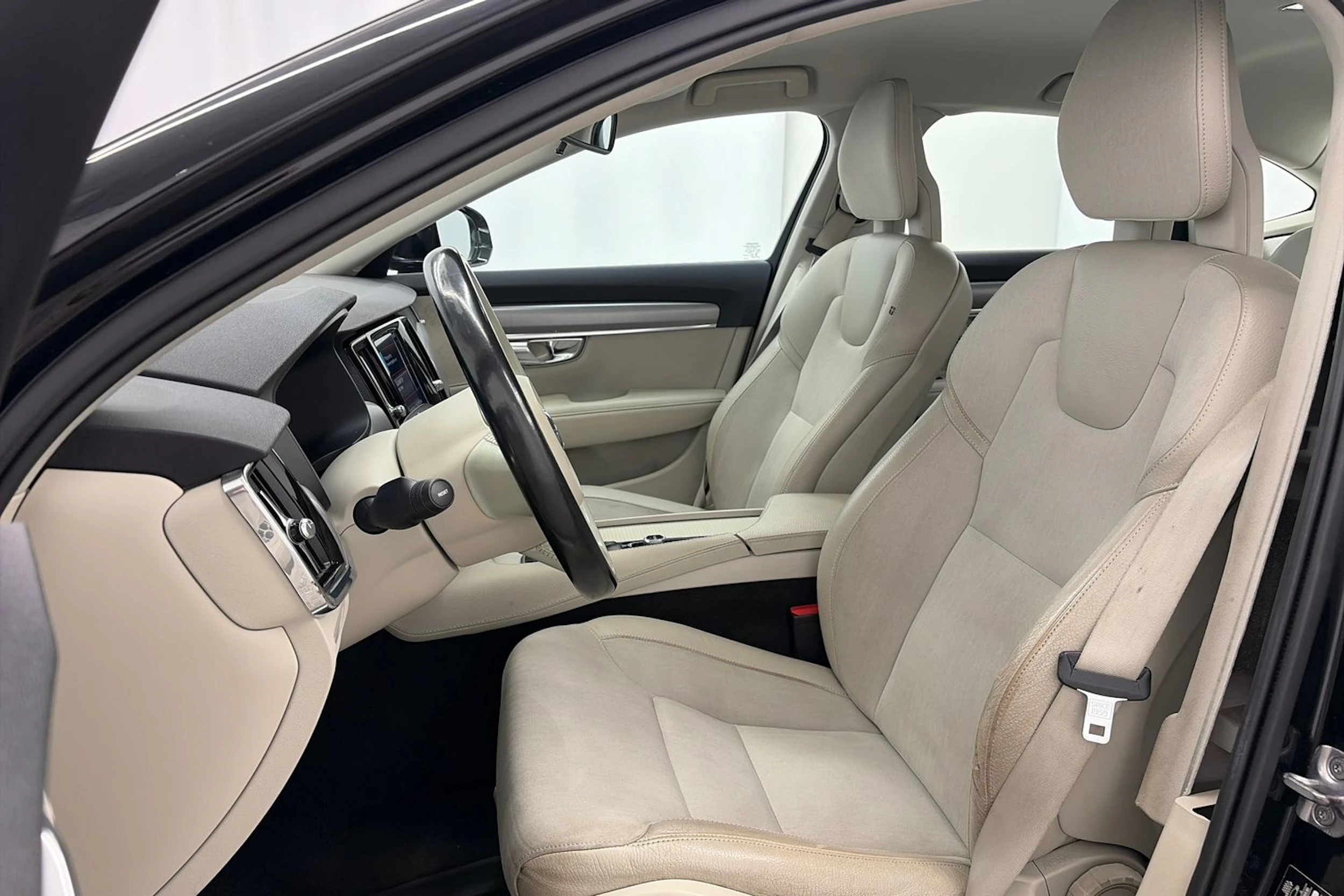 musta Volvo S90 2017 kuva 17.