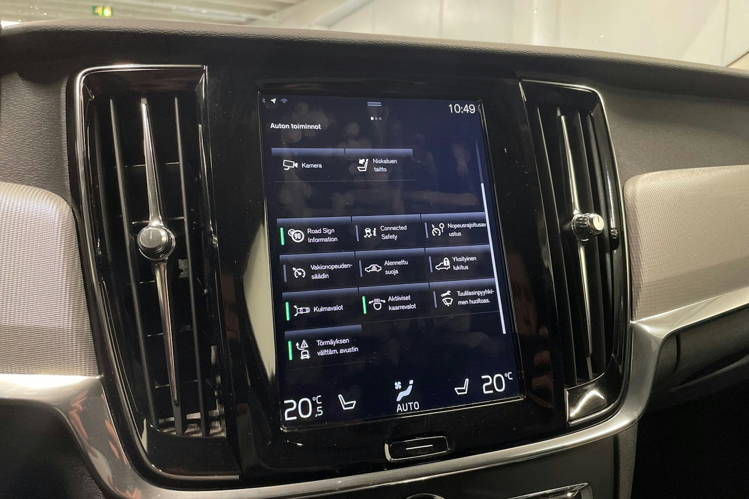 valkoinen Volvo S90 2017 kuva 19.