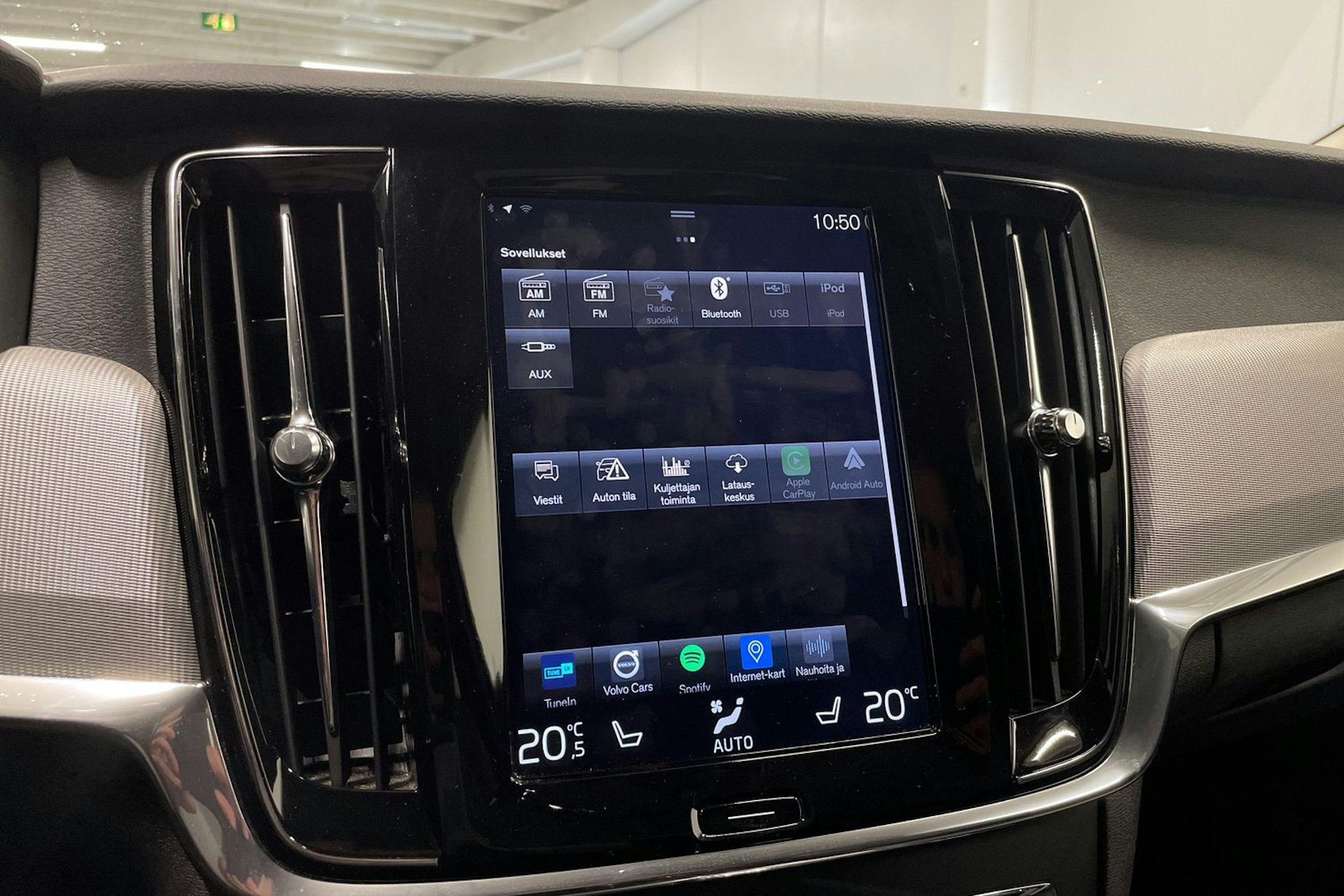 valkoinen Volvo S90 2017 kuva 20.