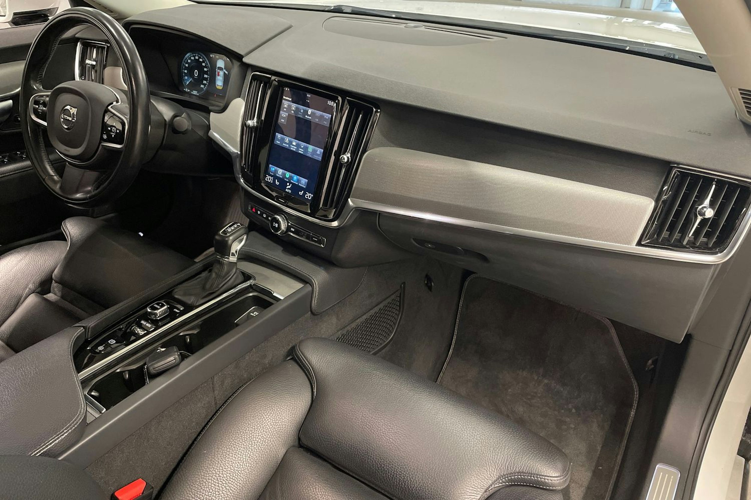 valkoinen Volvo S90 2017 kuva 29.