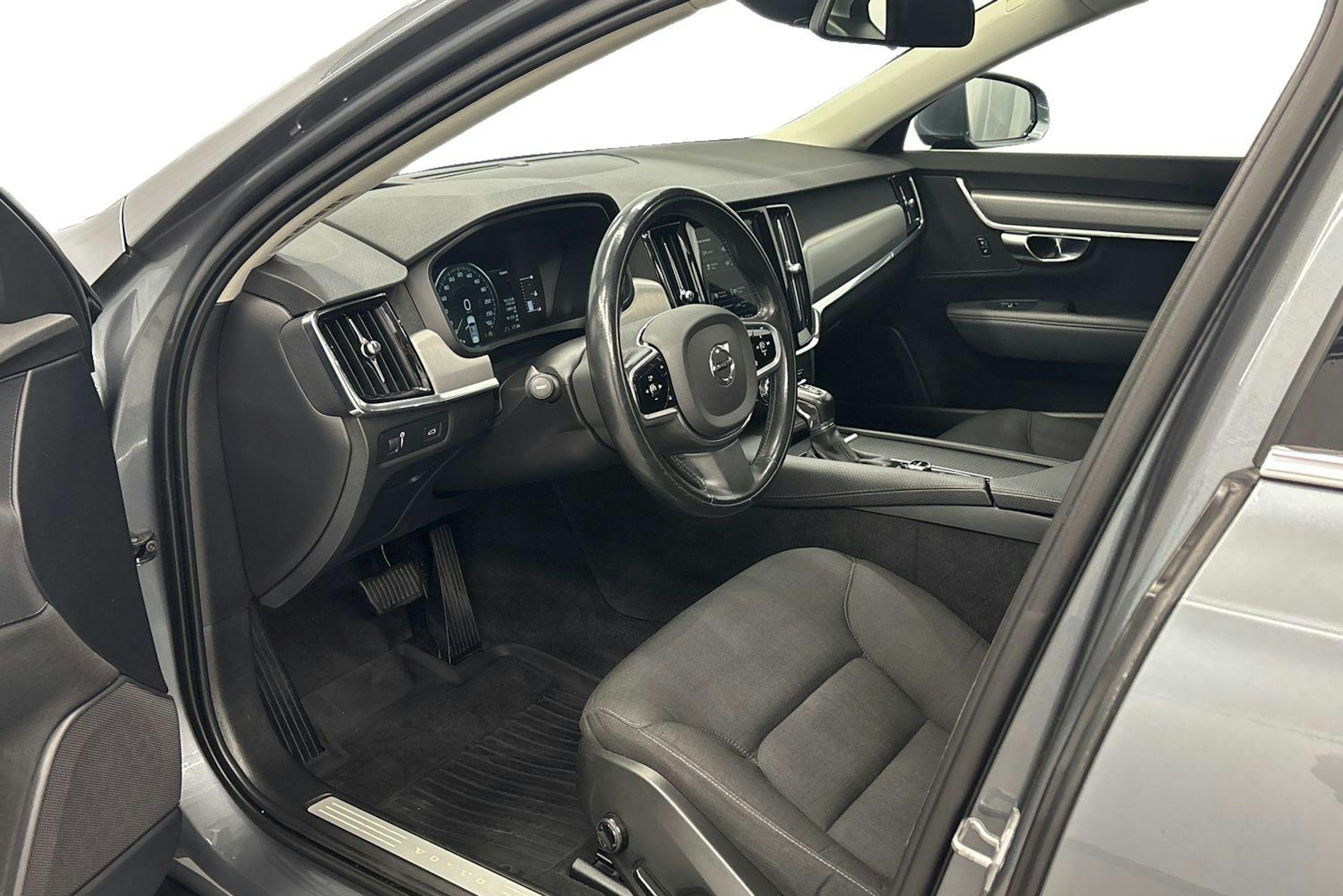 harmaa Volvo S90 2017 kuva 6.