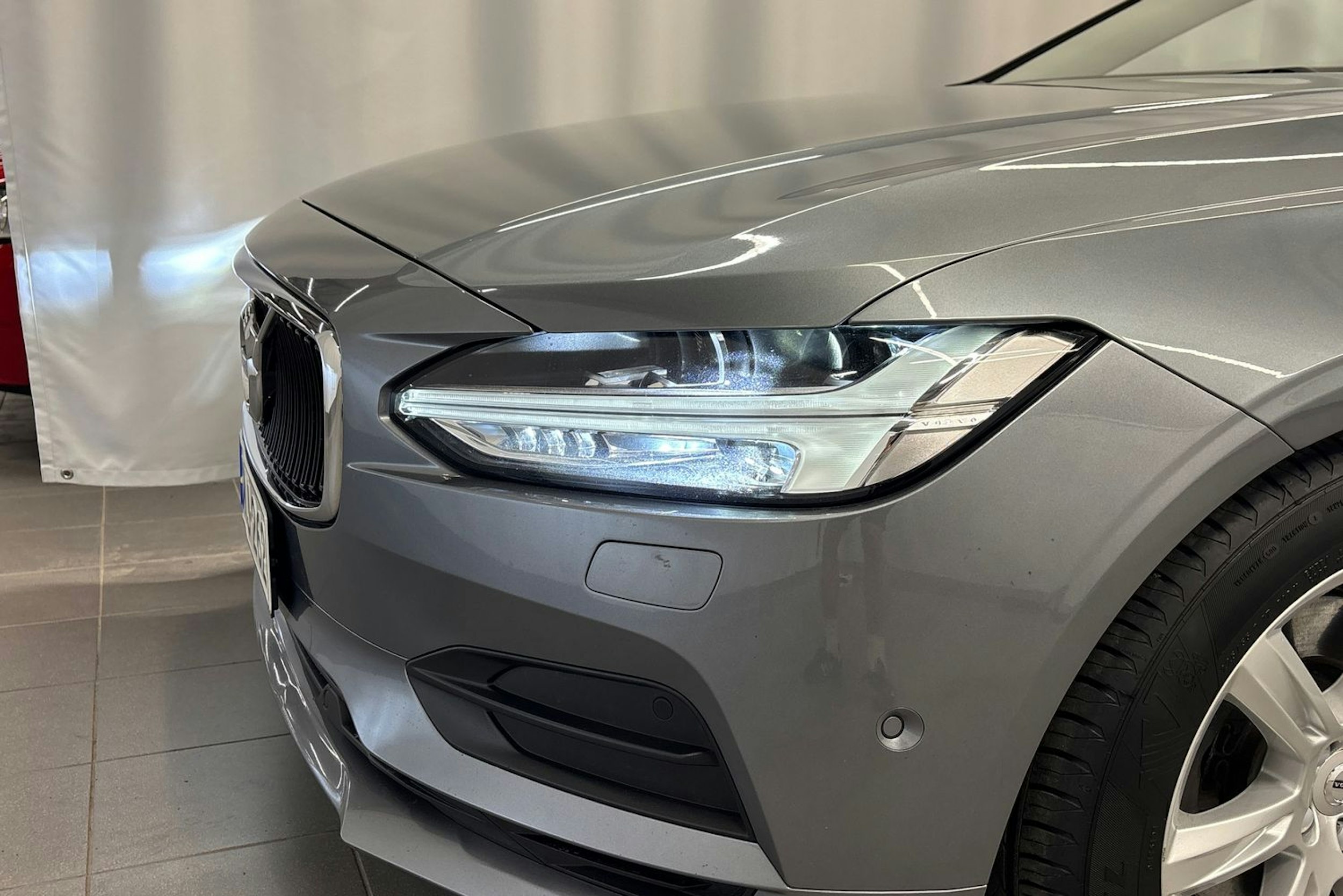 harmaa Volvo S90 2017 kuva 23.