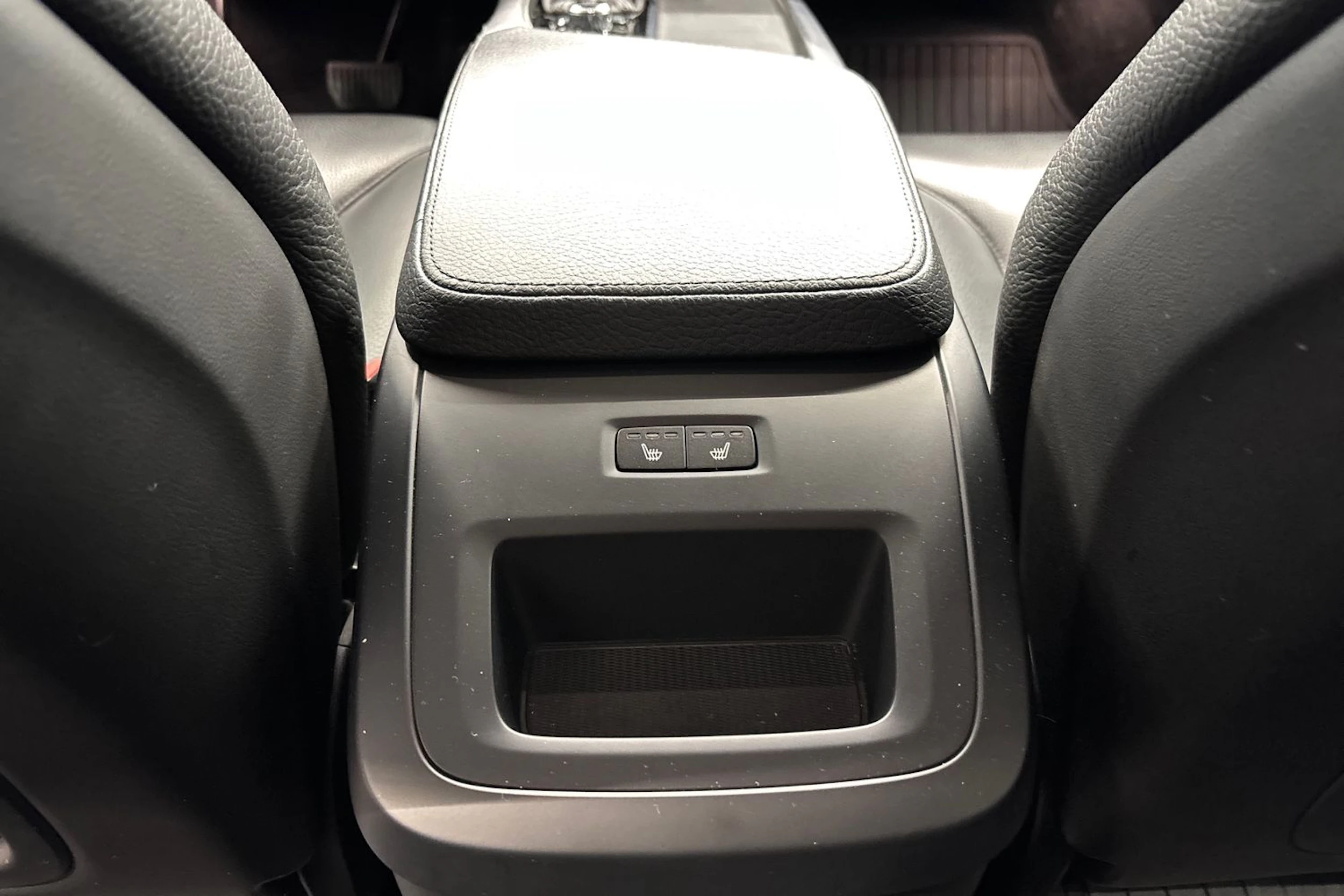 harmaa Volvo S90 2018 kuva 21.