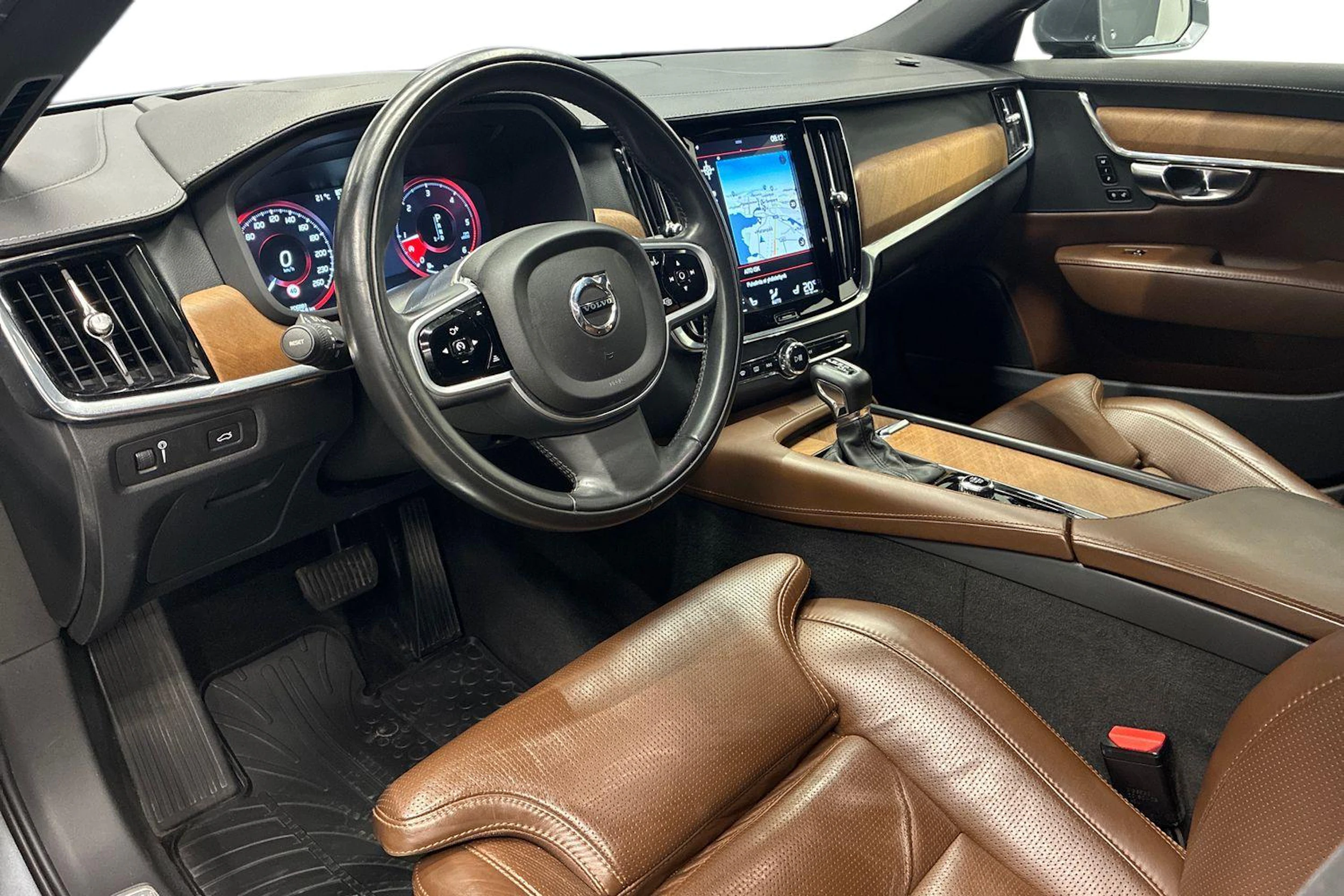 harmaa Volvo S90 2018 kuva 8.