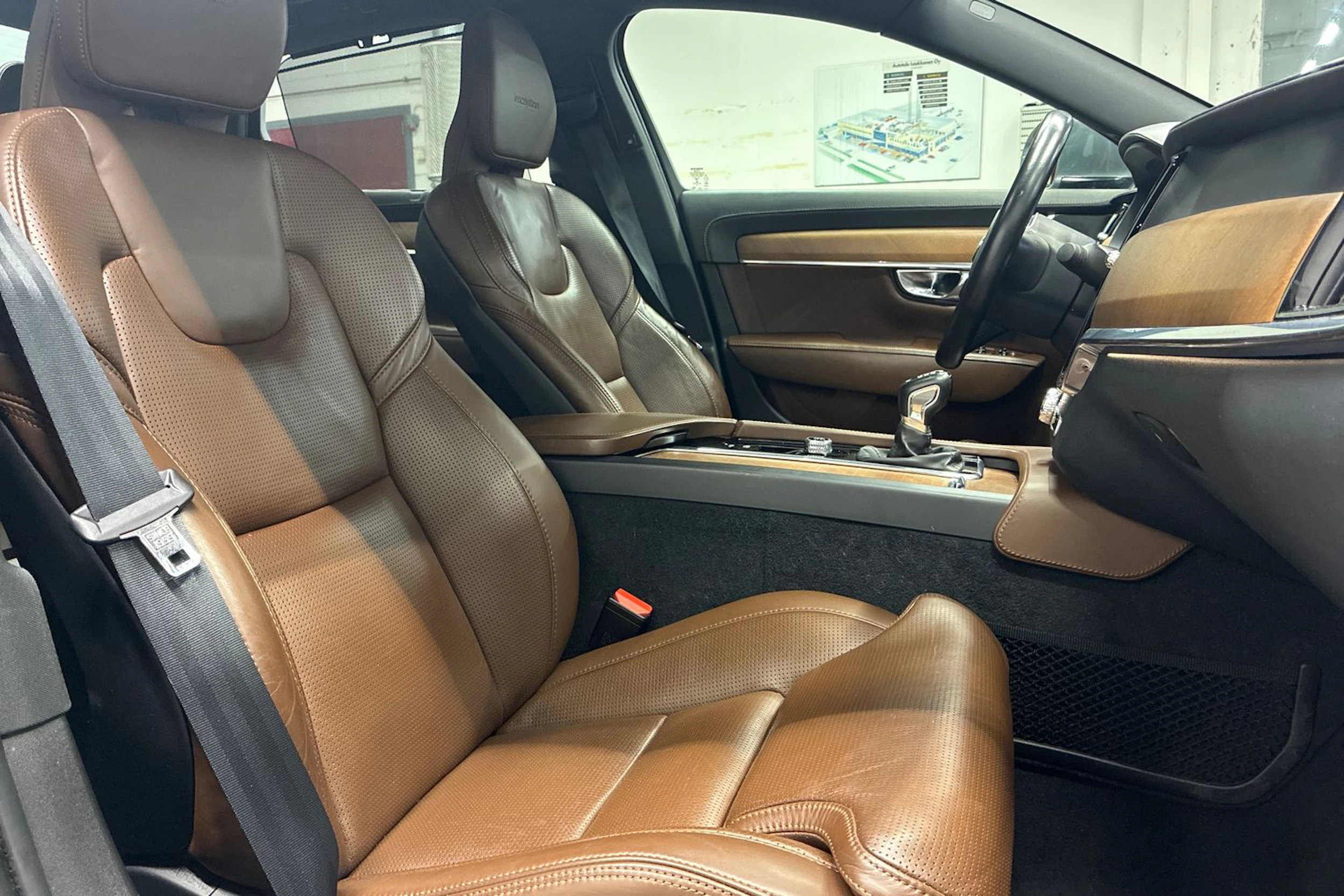 harmaa Volvo S90 2018 kuva 34.