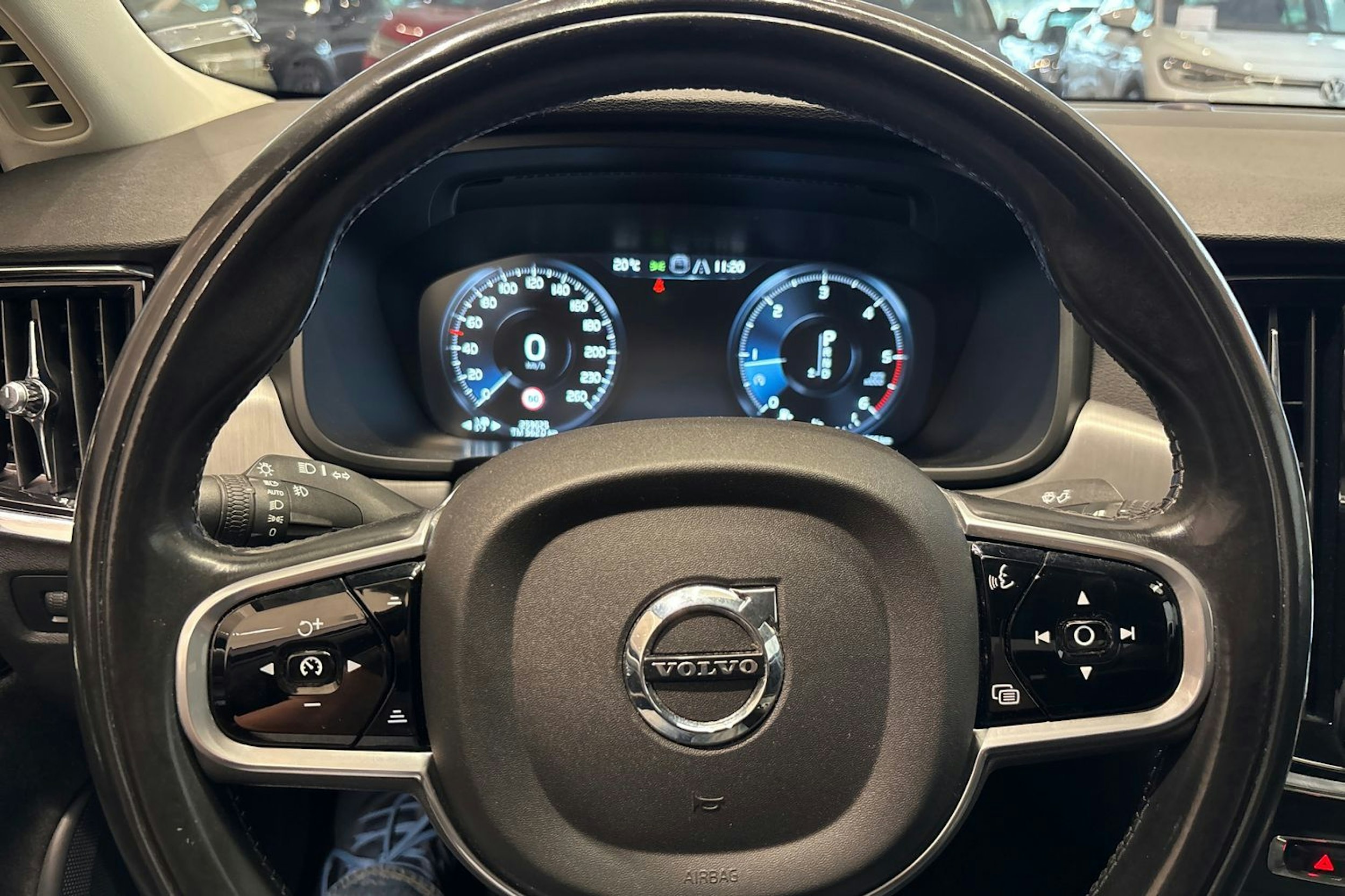 hopea Volvo S90 2018 kuva 14.