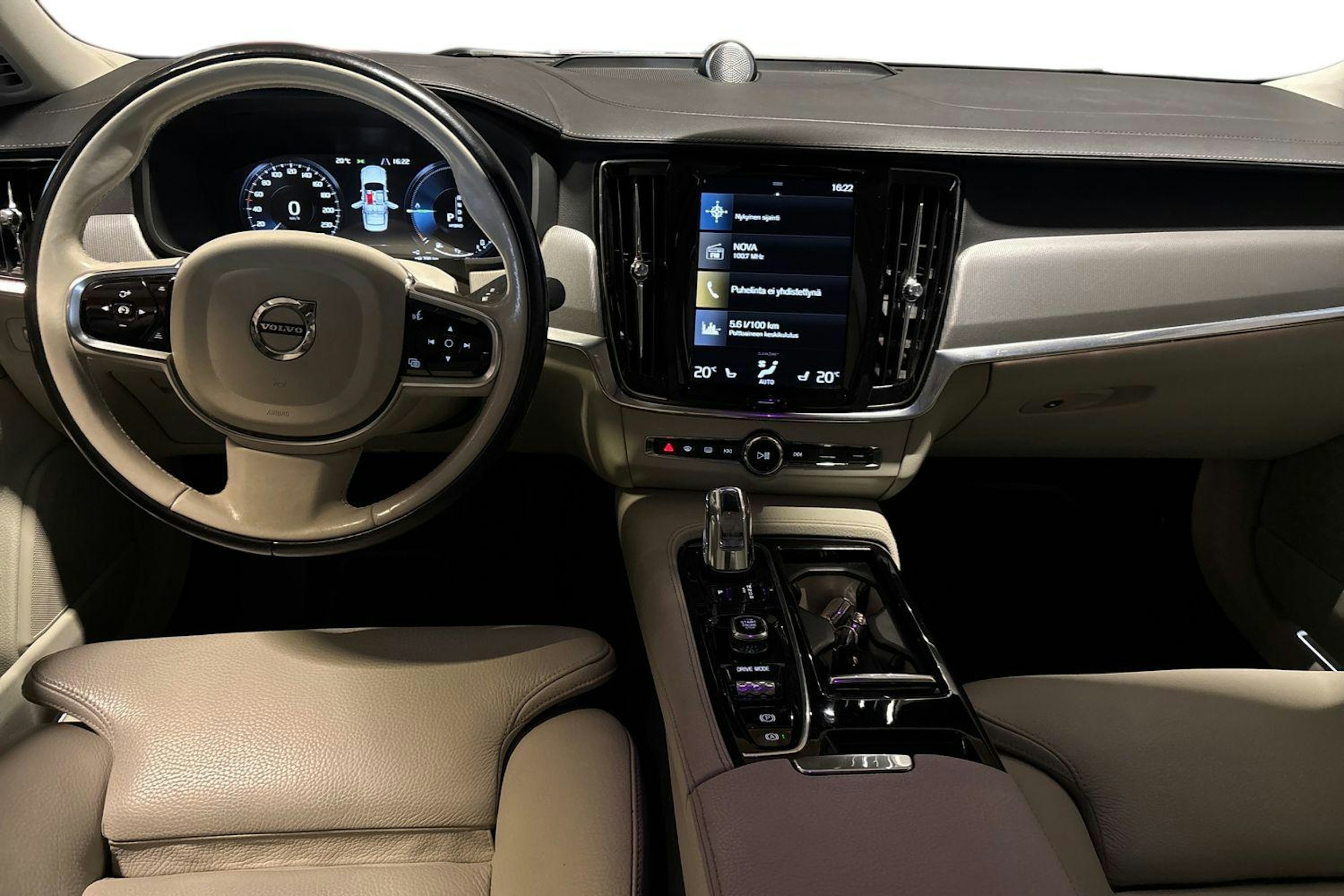 harmaa Volvo S90 2018 kuva 9.