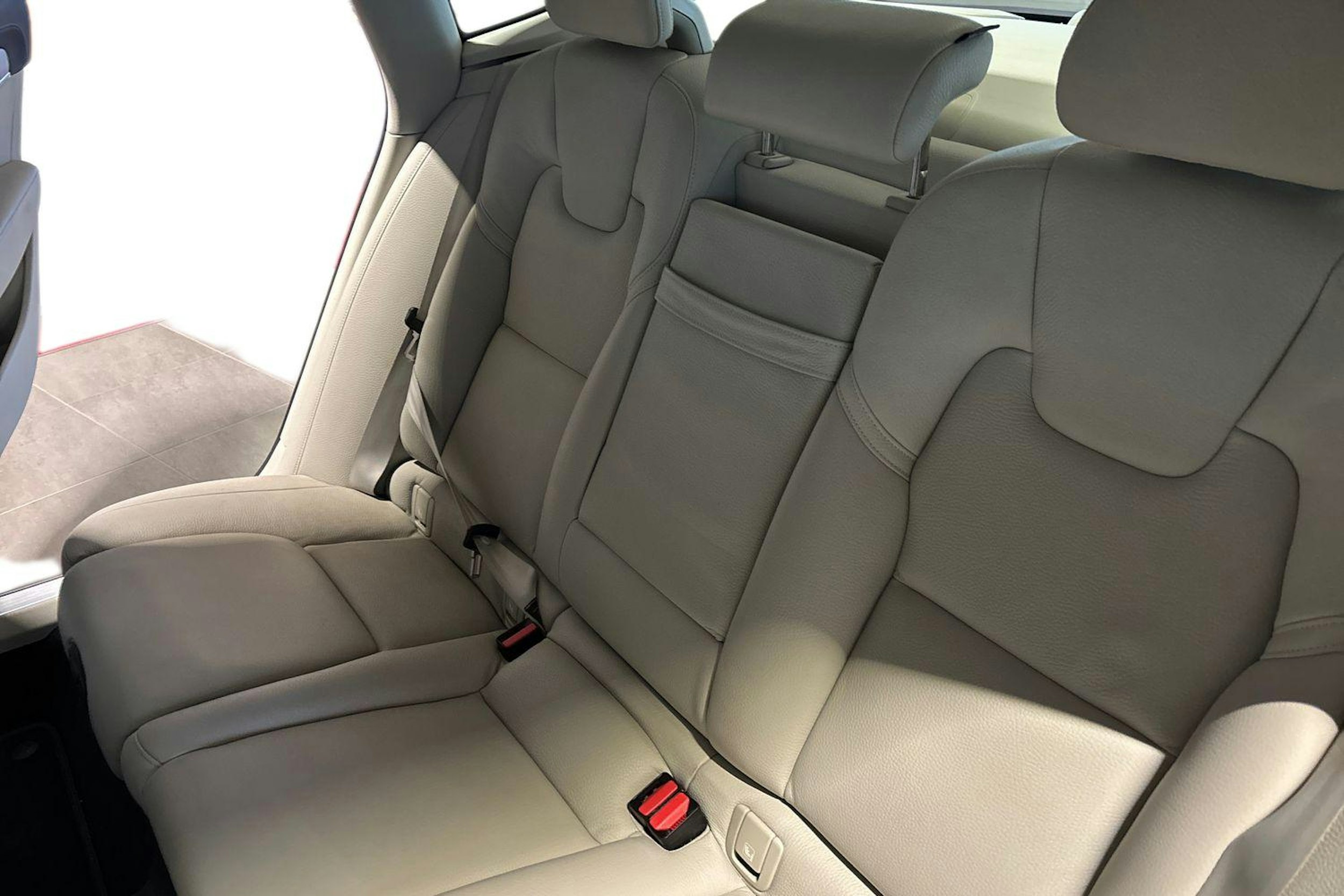 harmaa Volvo S90 2018 kuva 10.