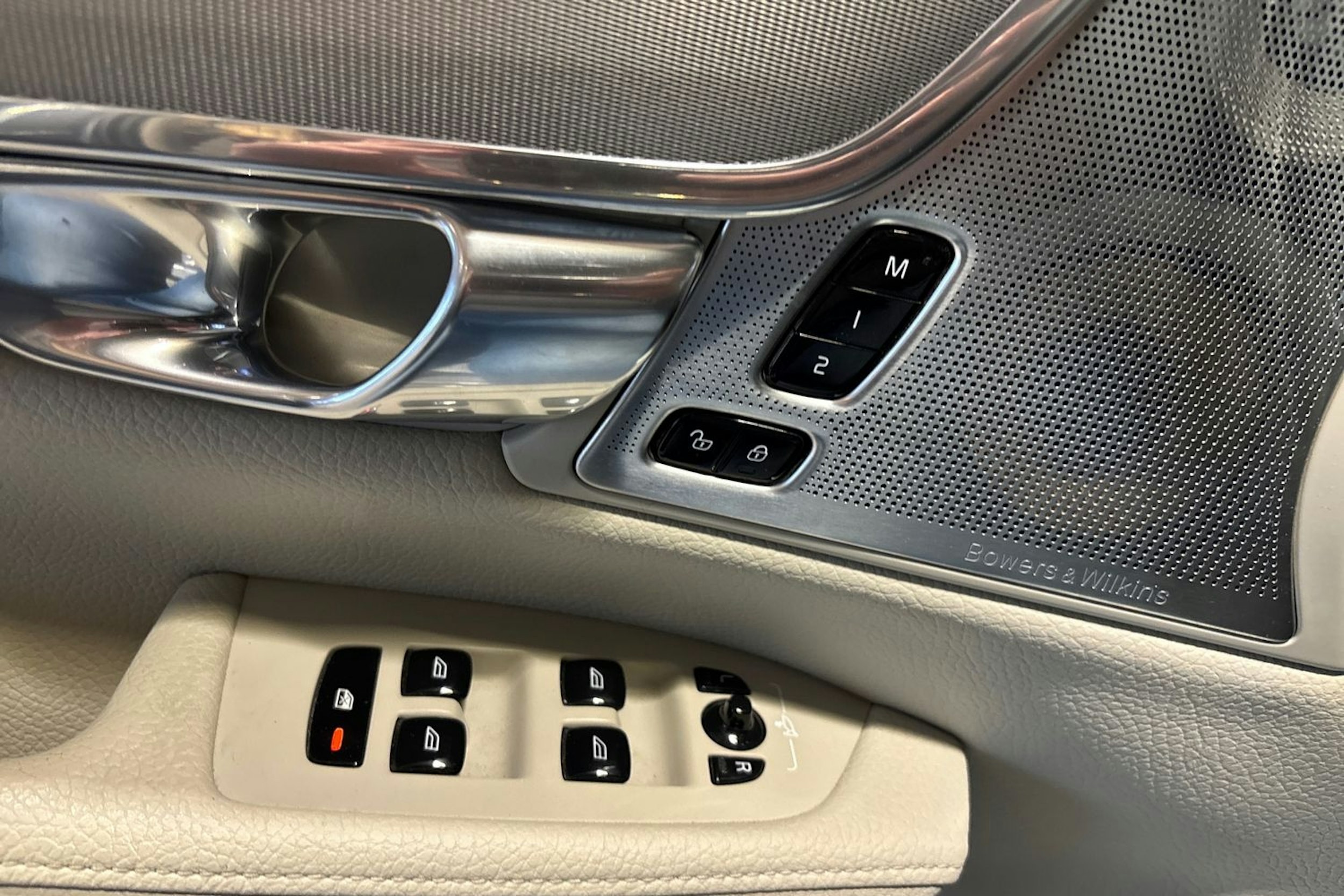 harmaa Volvo S90 2018 kuva 22.