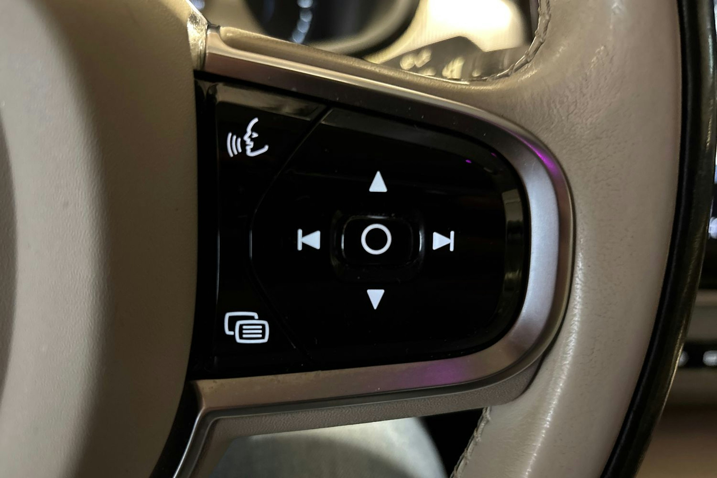 harmaa Volvo S90 2018 kuva 25.