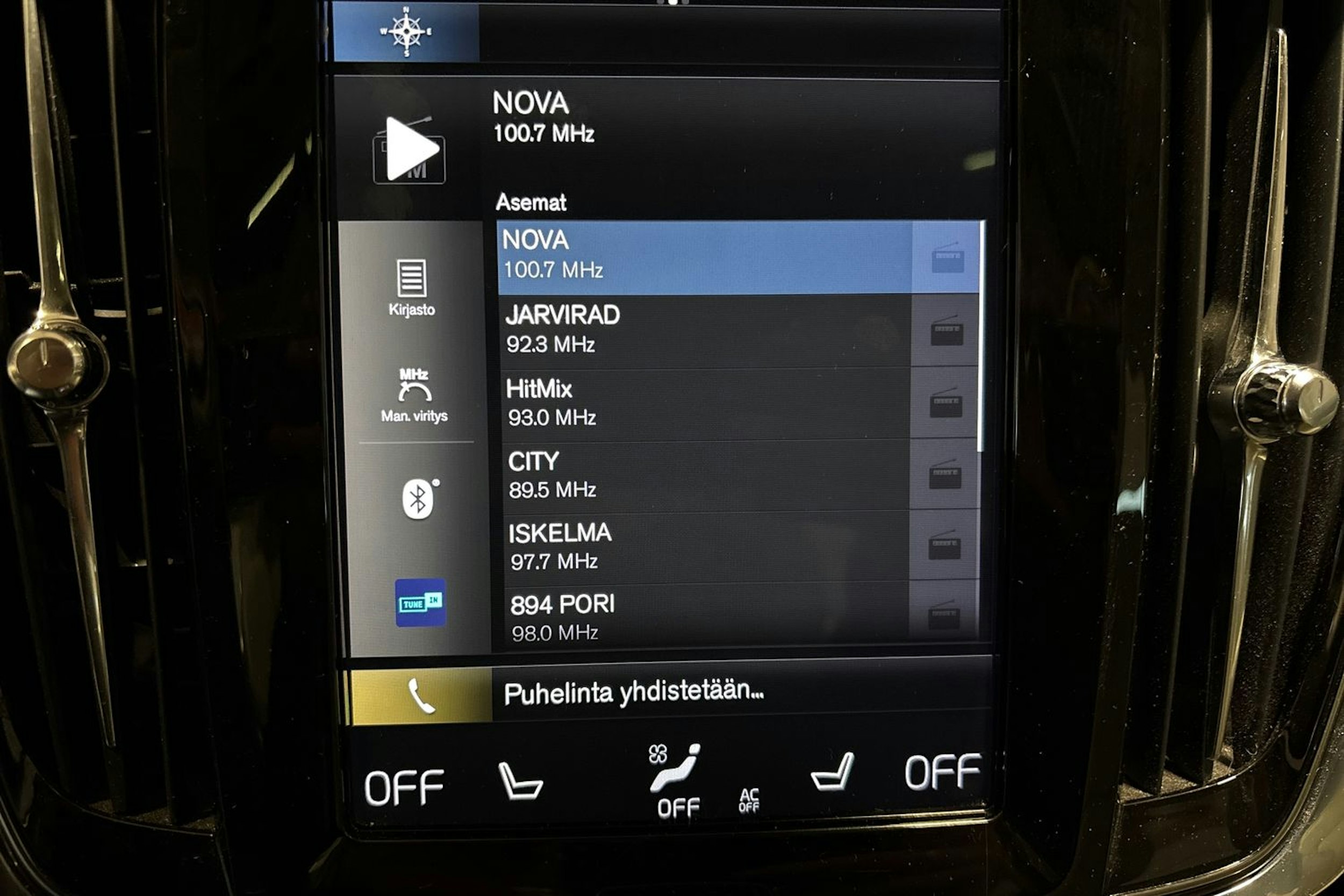 harmaa Volvo S90 2018 kuva 29.