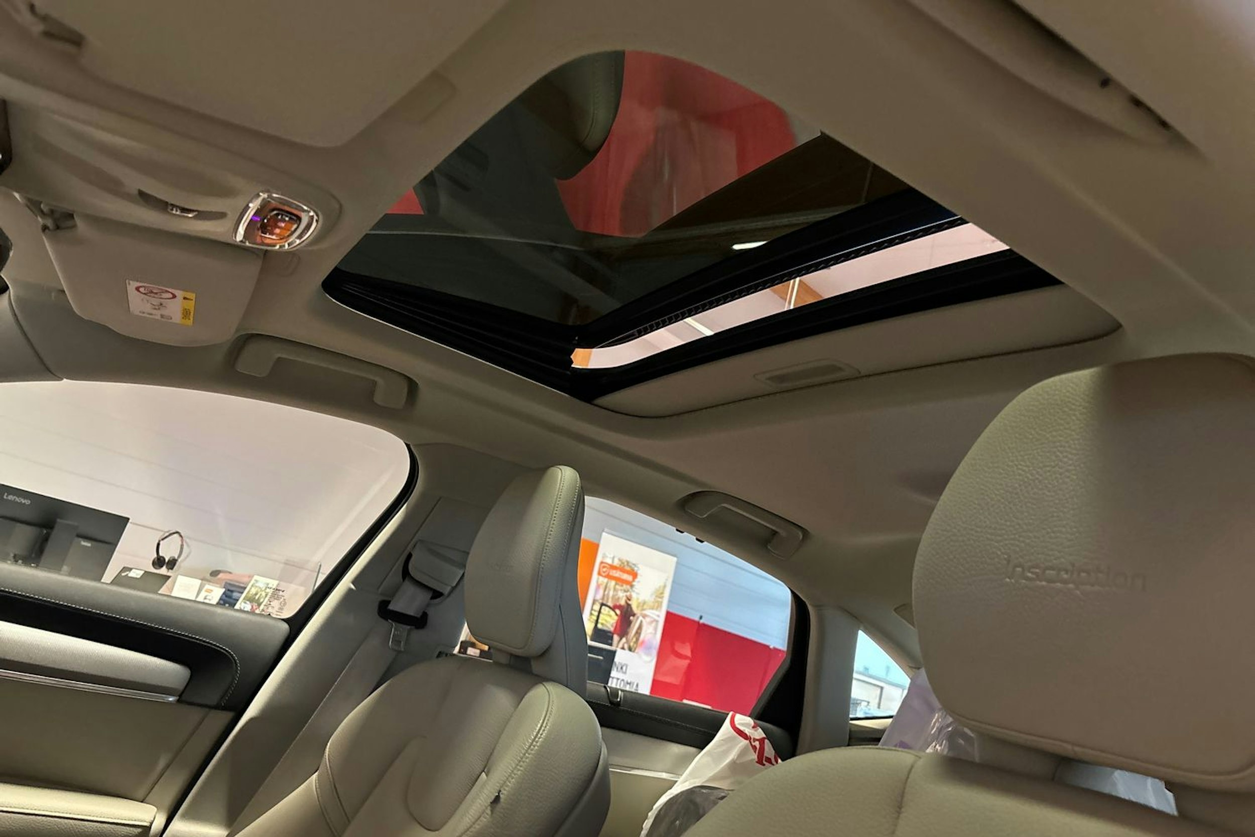 harmaa Volvo S90 2018 kuva 33.