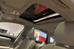 harmaa Volvo S90 2018 kuva 33.