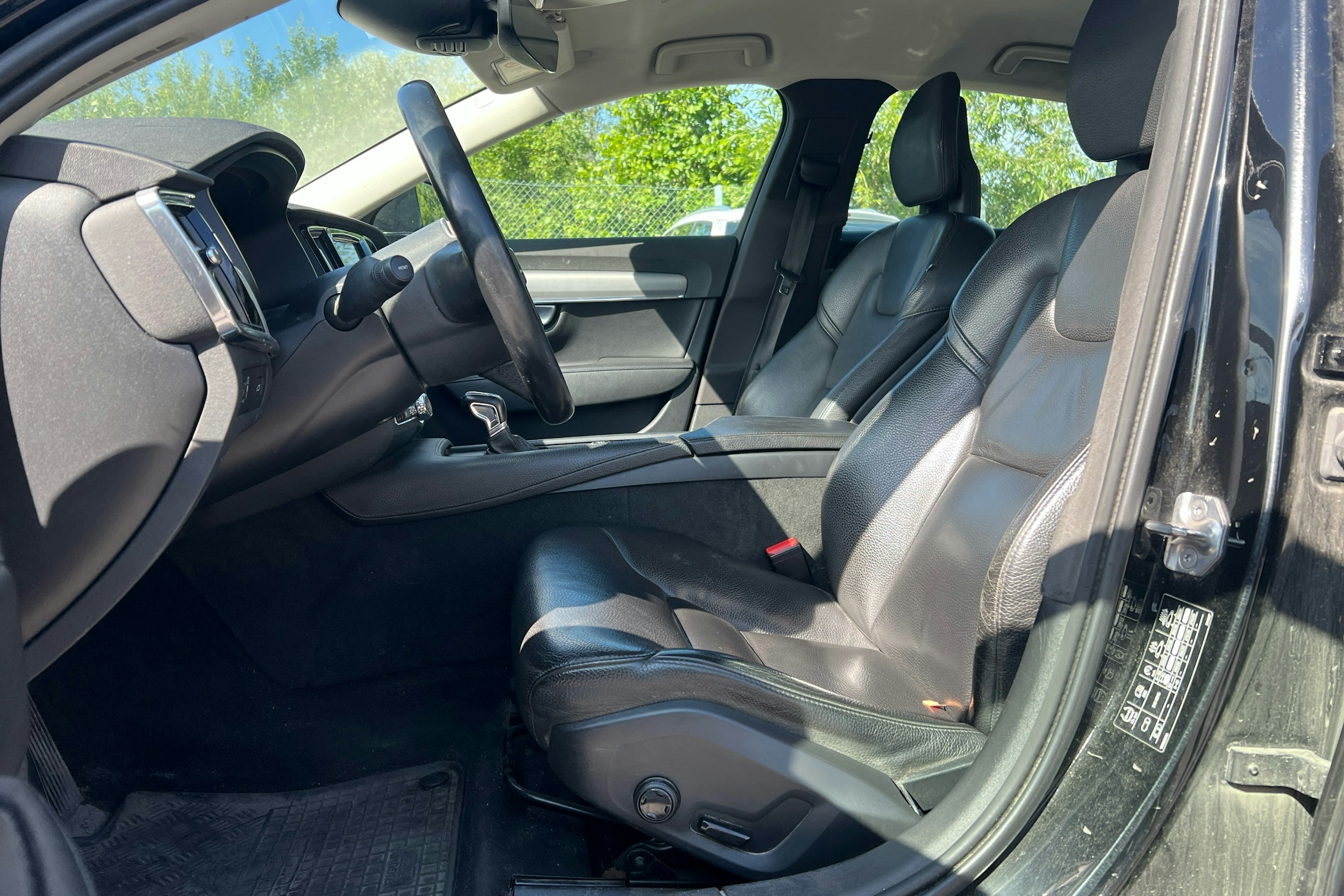 musta Volvo S90 2018 kuva 3.