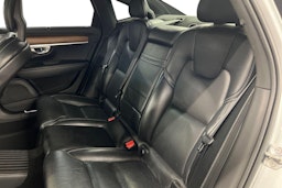 Harmaa Volvo S90 2018 kuva 8.