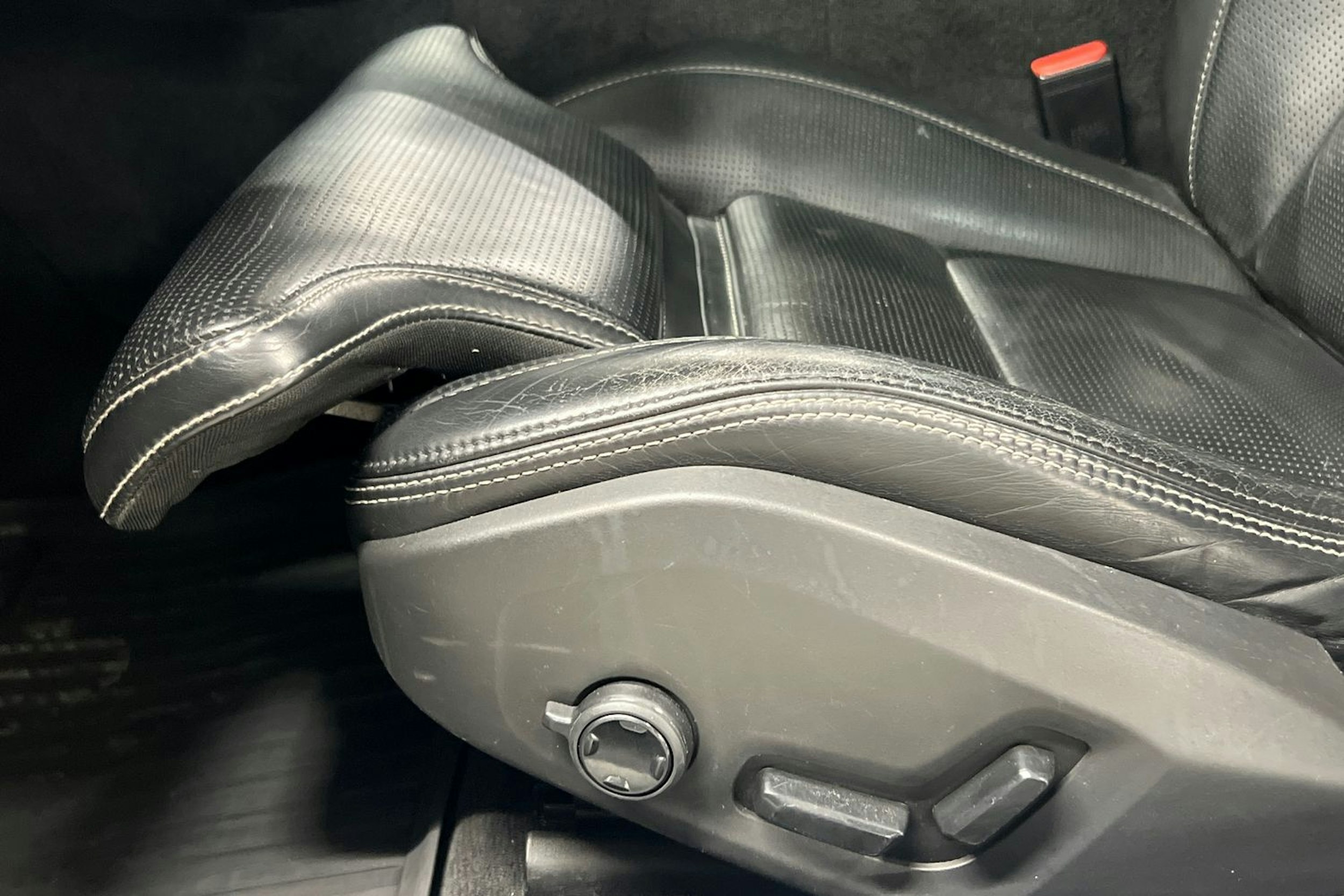 Harmaa Volvo S90 2018 kuva 12.