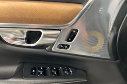 Harmaa Volvo S90 2018 kuva 13.
