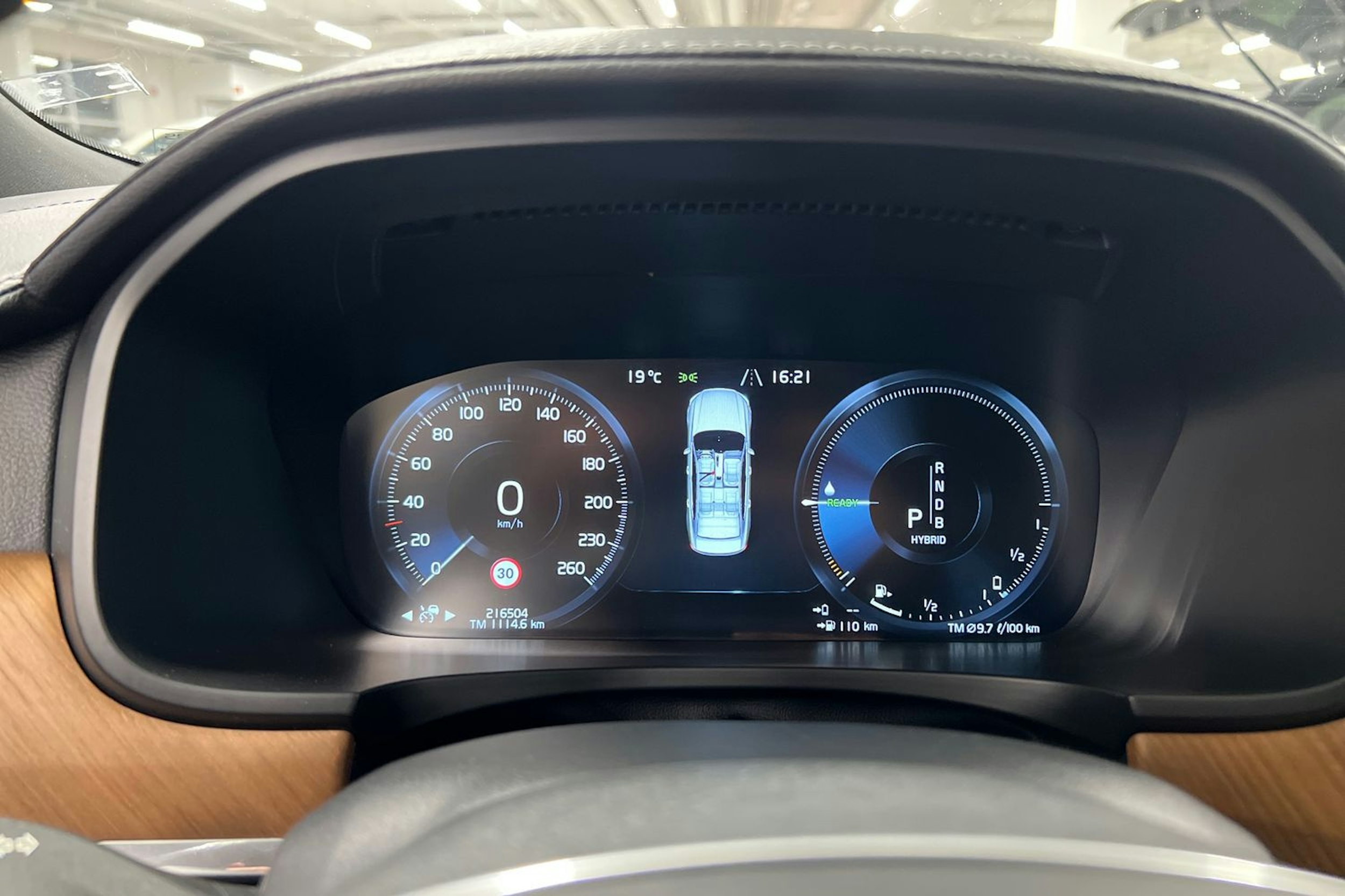 Harmaa Volvo S90 2018 kuva 14.