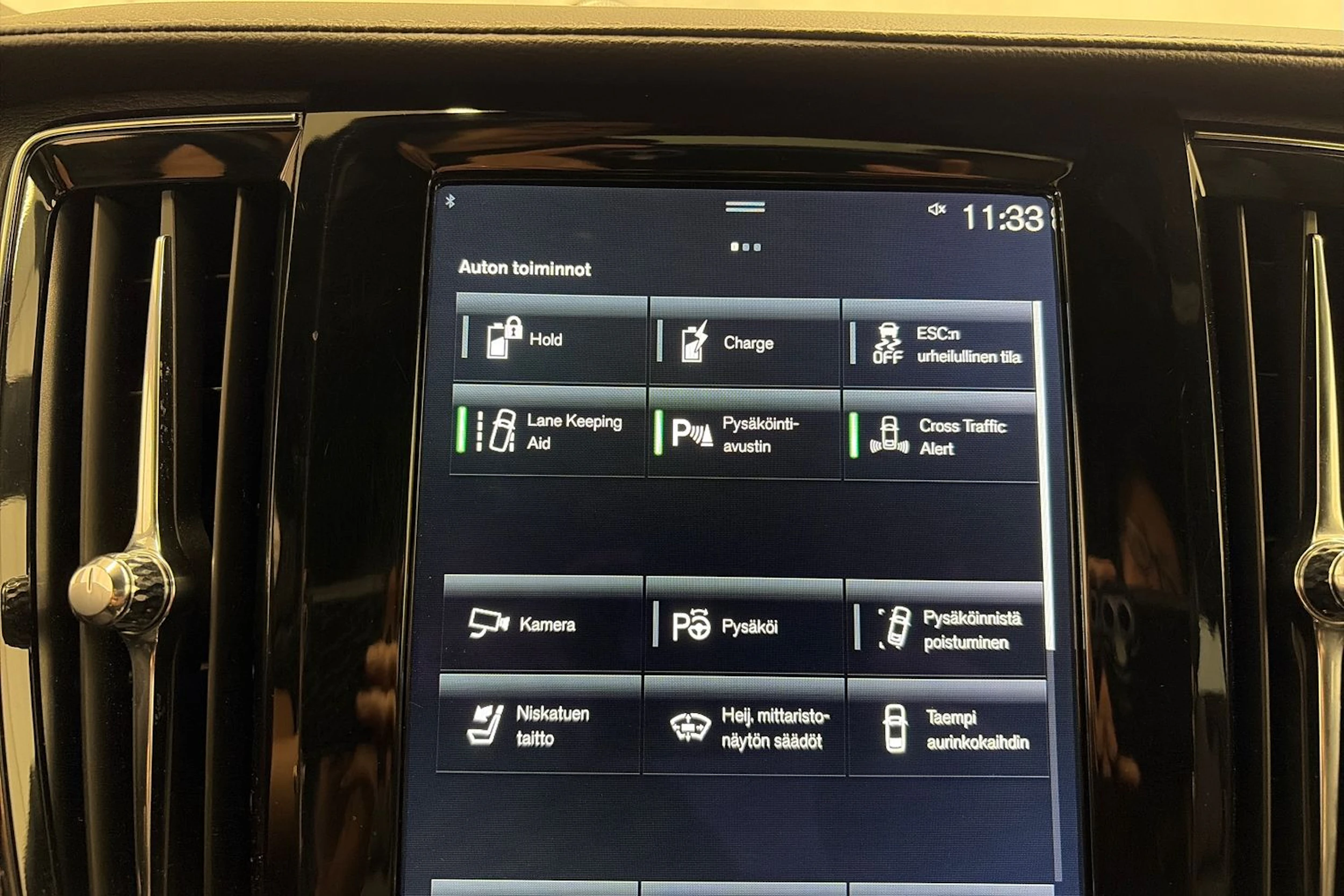 Harmaa Volvo S90 2018 kuva 24.