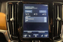 Harmaa Volvo S90 2018 kuva 29.