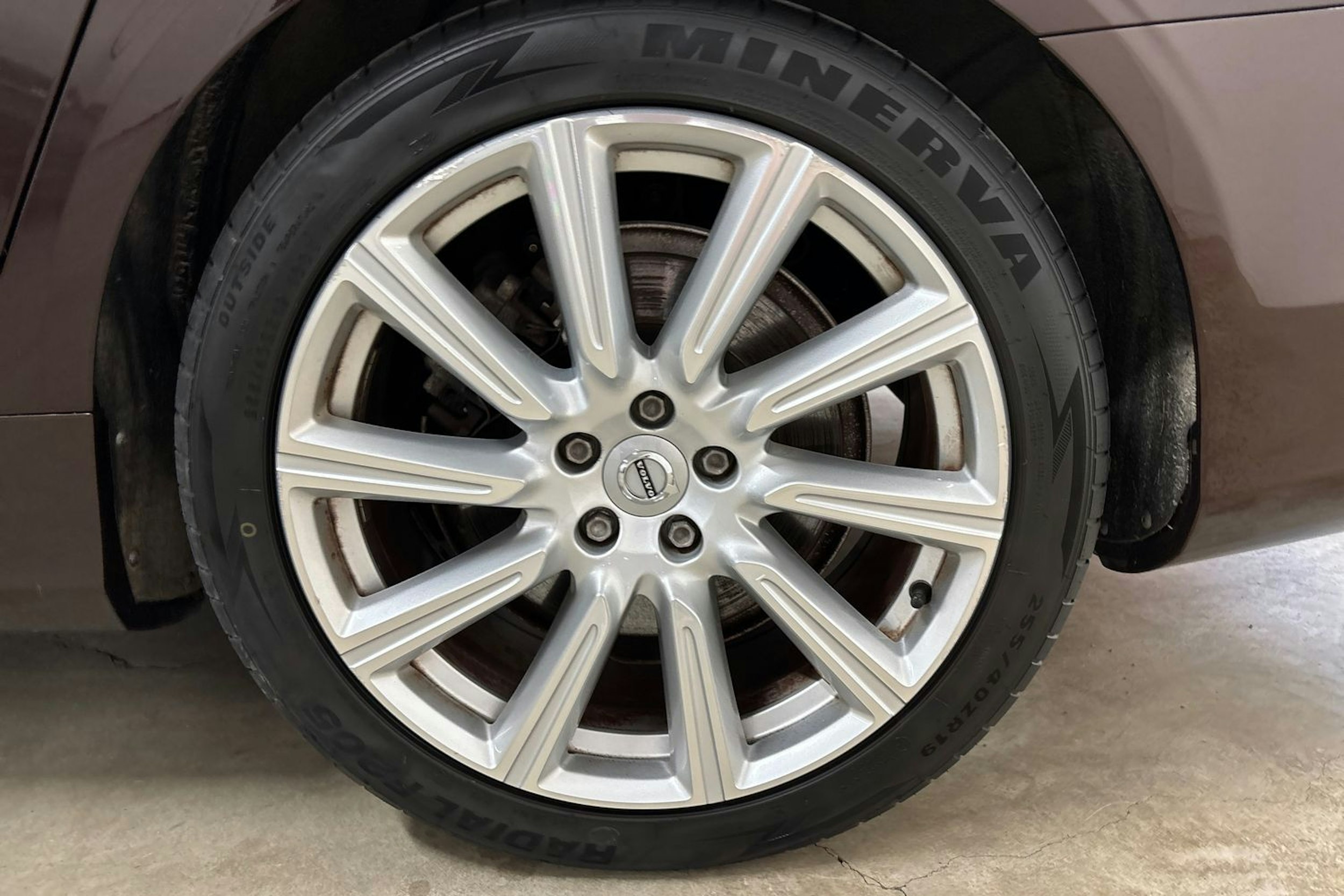 ruskea Volvo S90 2018 kuva 13.