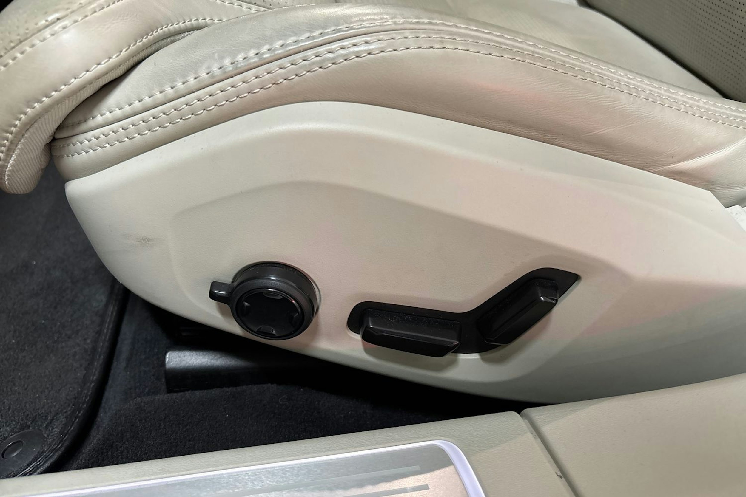 ruskea Volvo S90 2018 kuva 18.