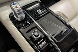 ruskea Volvo S90 2018 kuva 20.