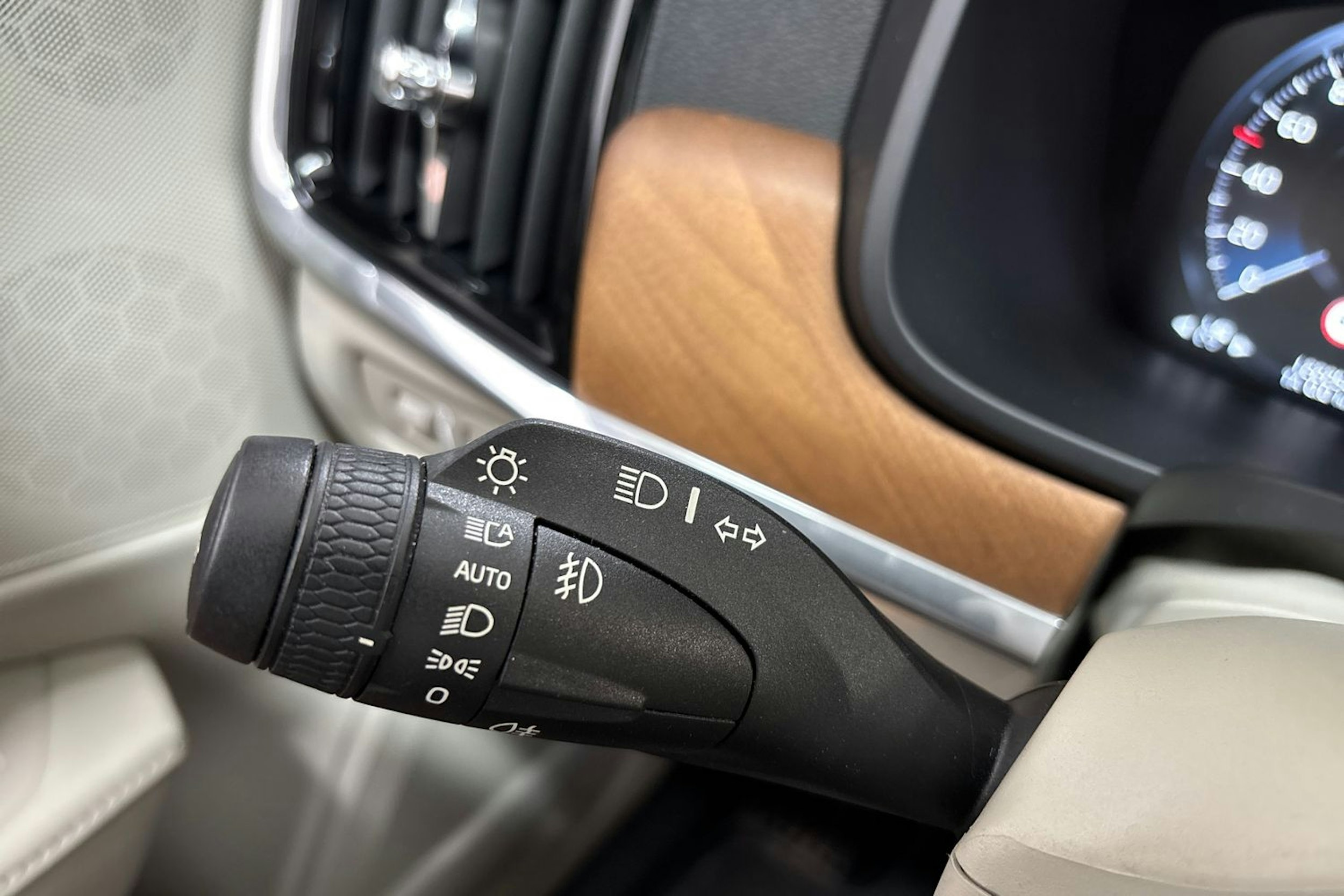 ruskea Volvo S90 2018 kuva 27.